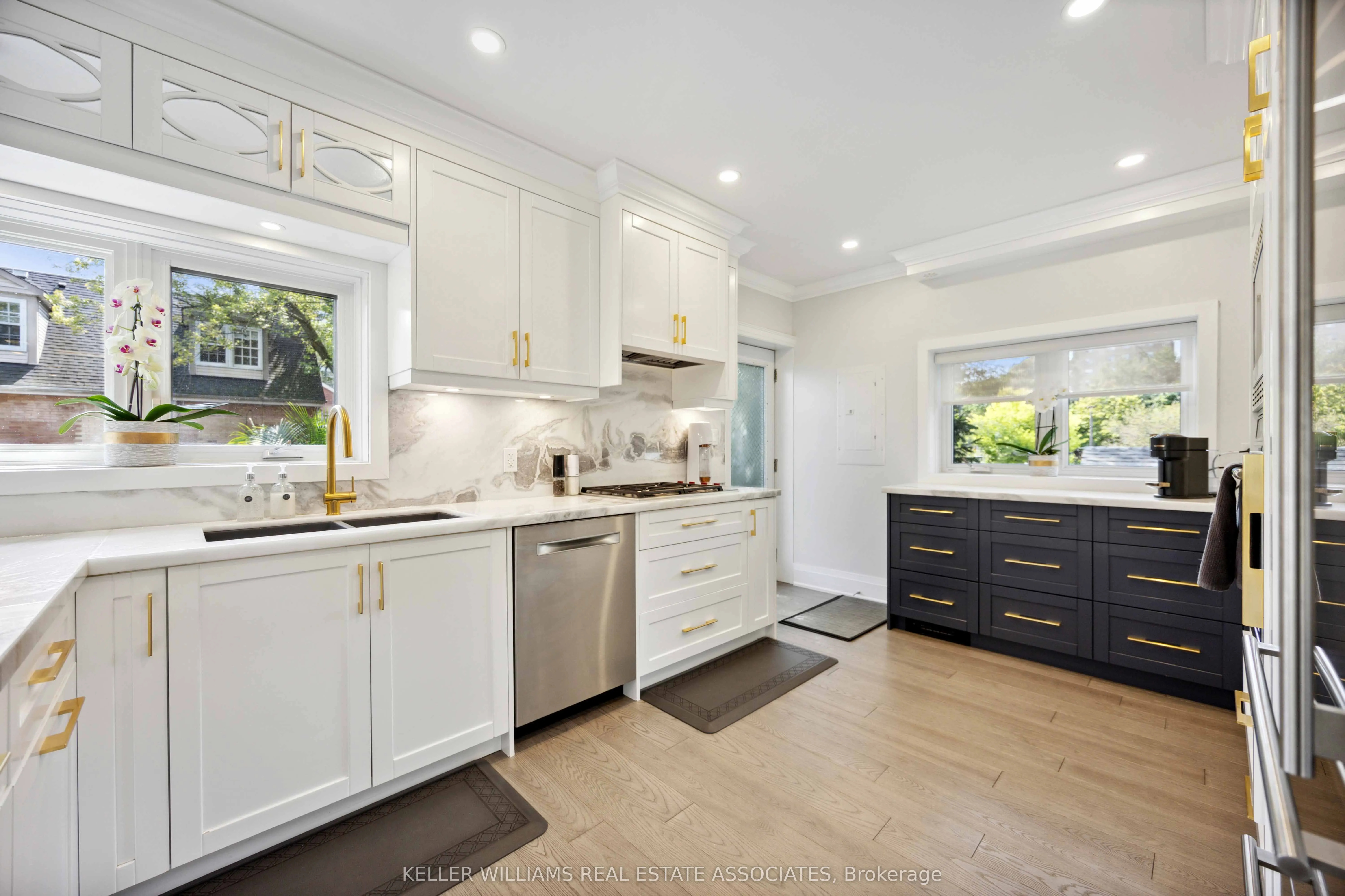 27 Glen Elm Avenue, #2