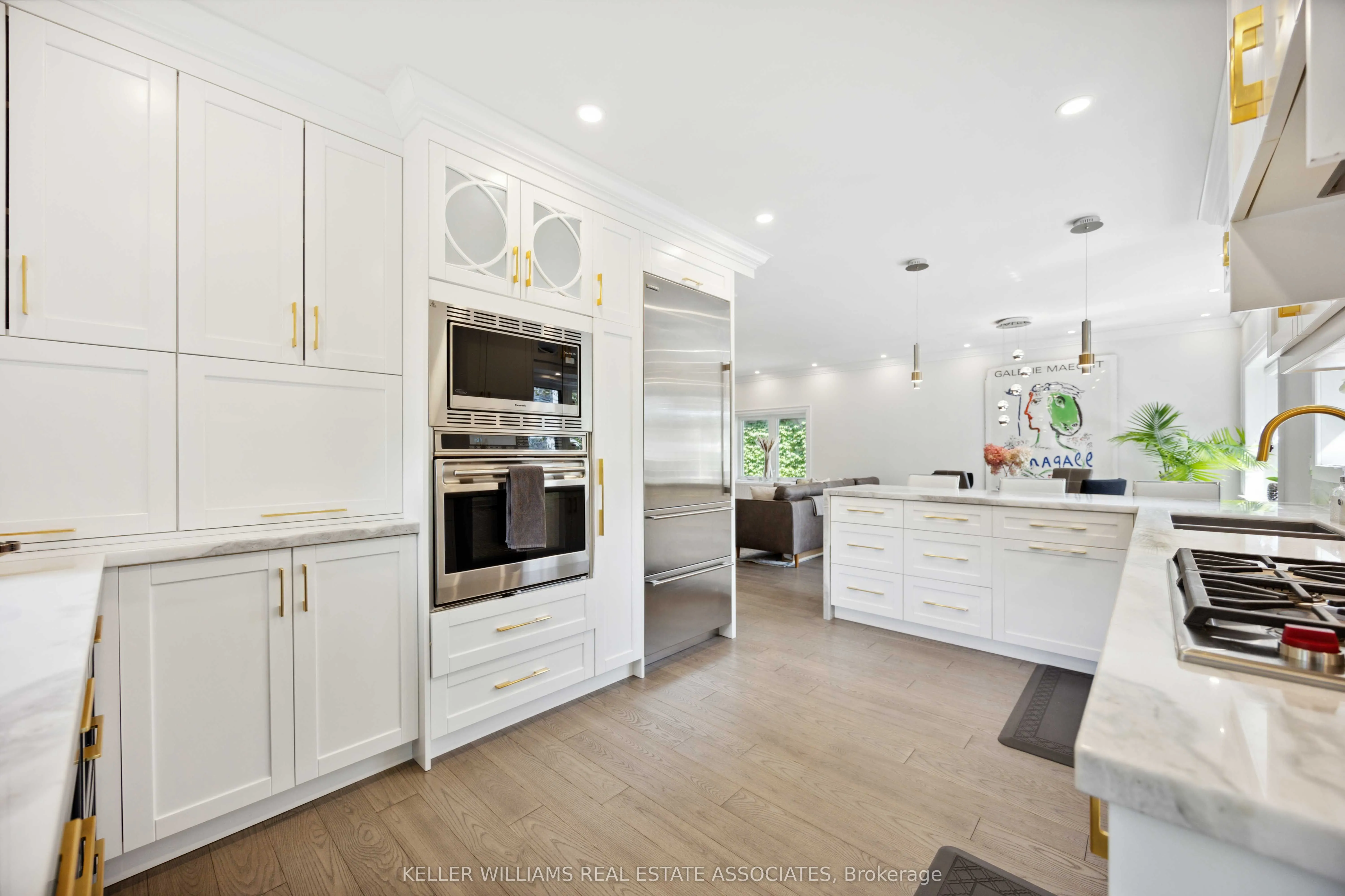 27 Glen Elm Avenue, #2