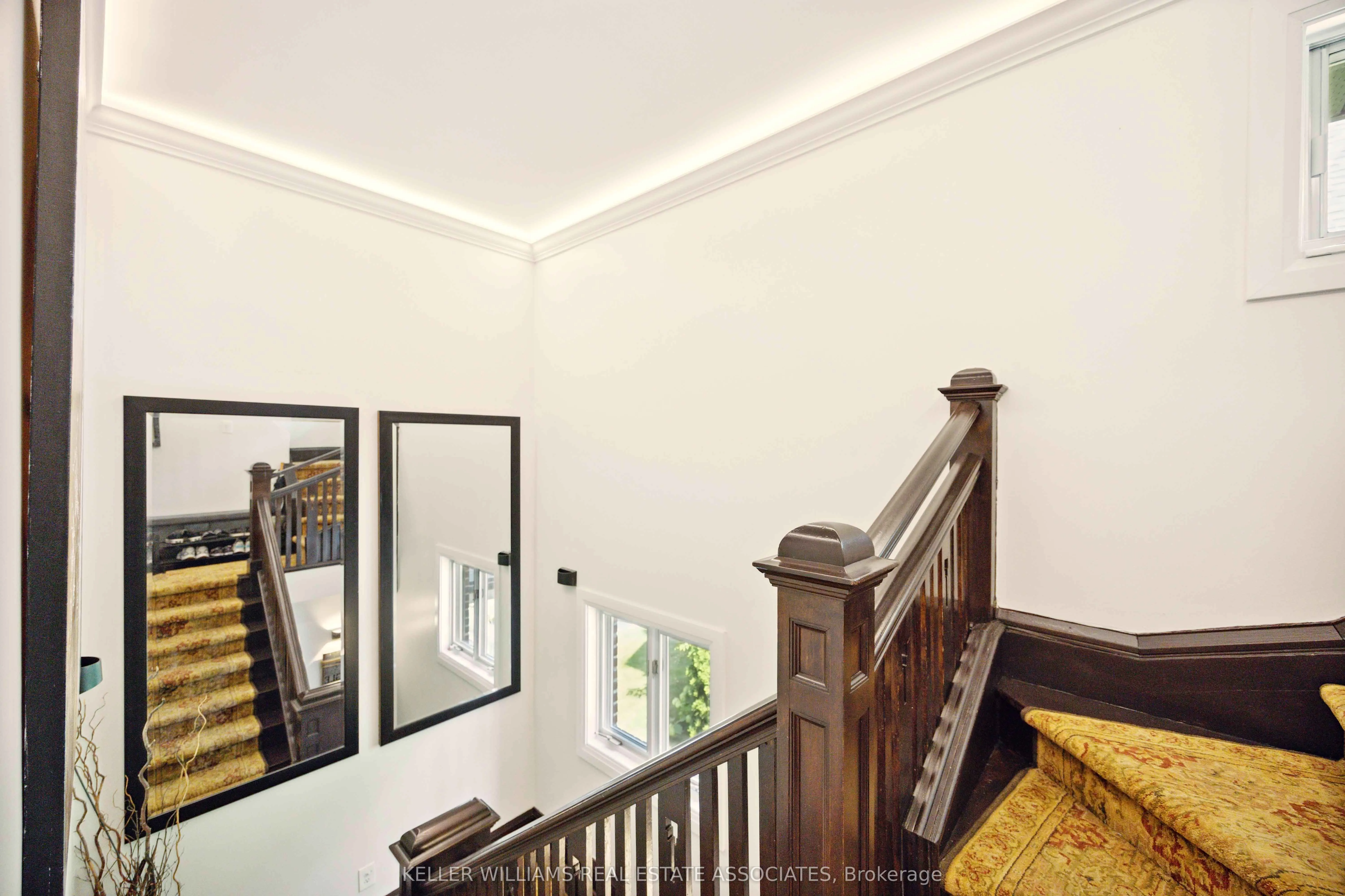 27 Glen Elm Avenue, #2