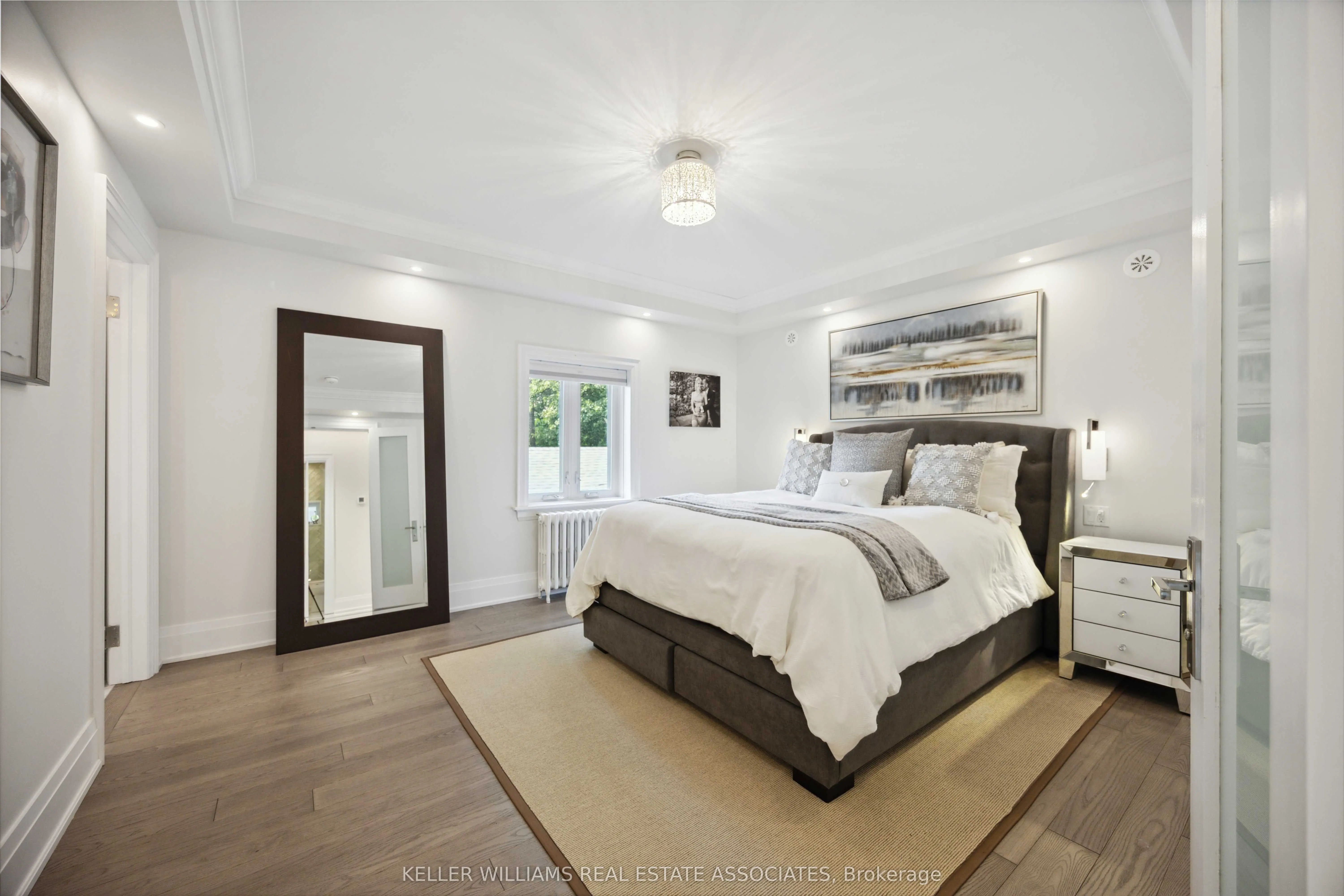 27 Glen Elm Avenue, #2