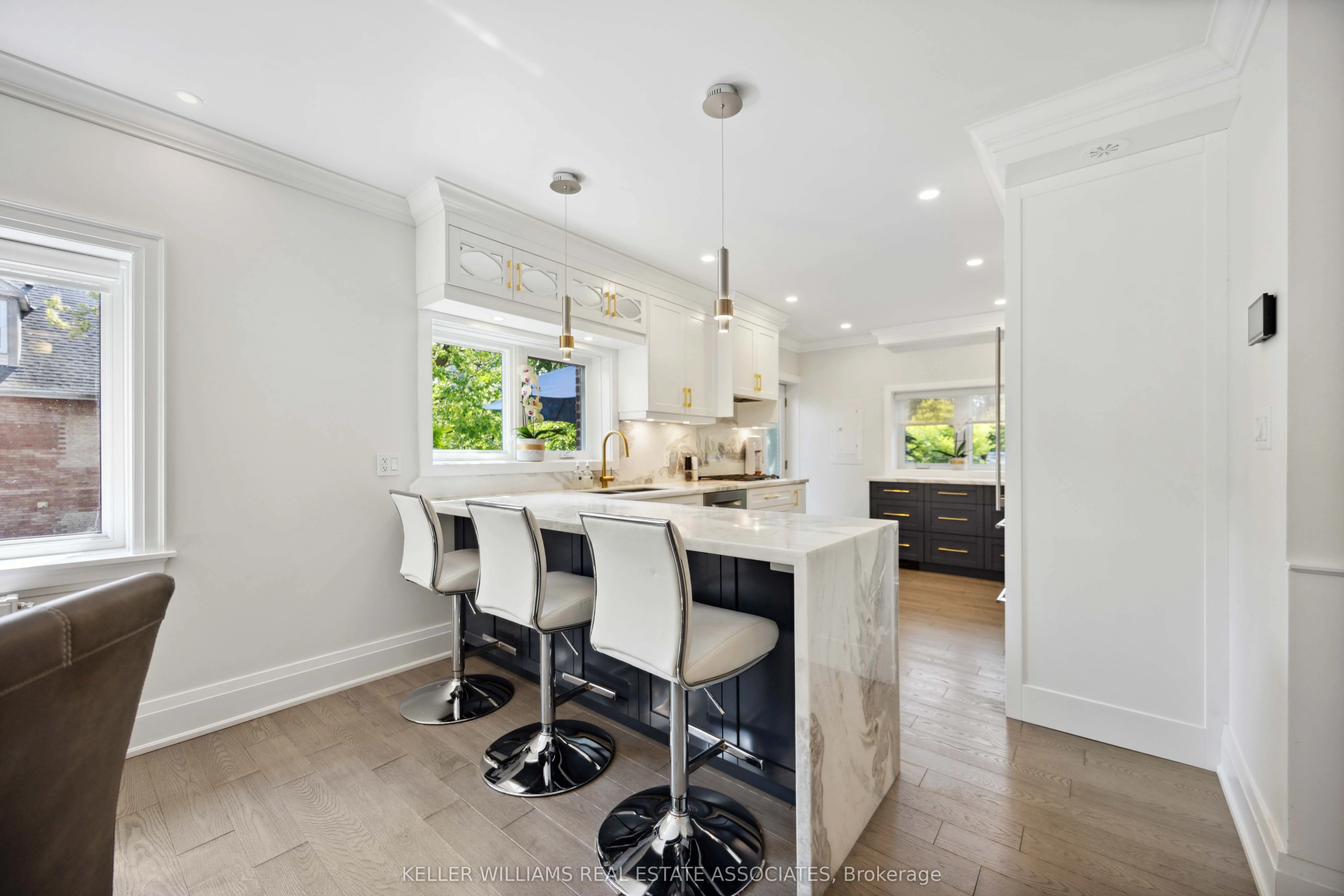 27 Glen Elm Avenue, #2