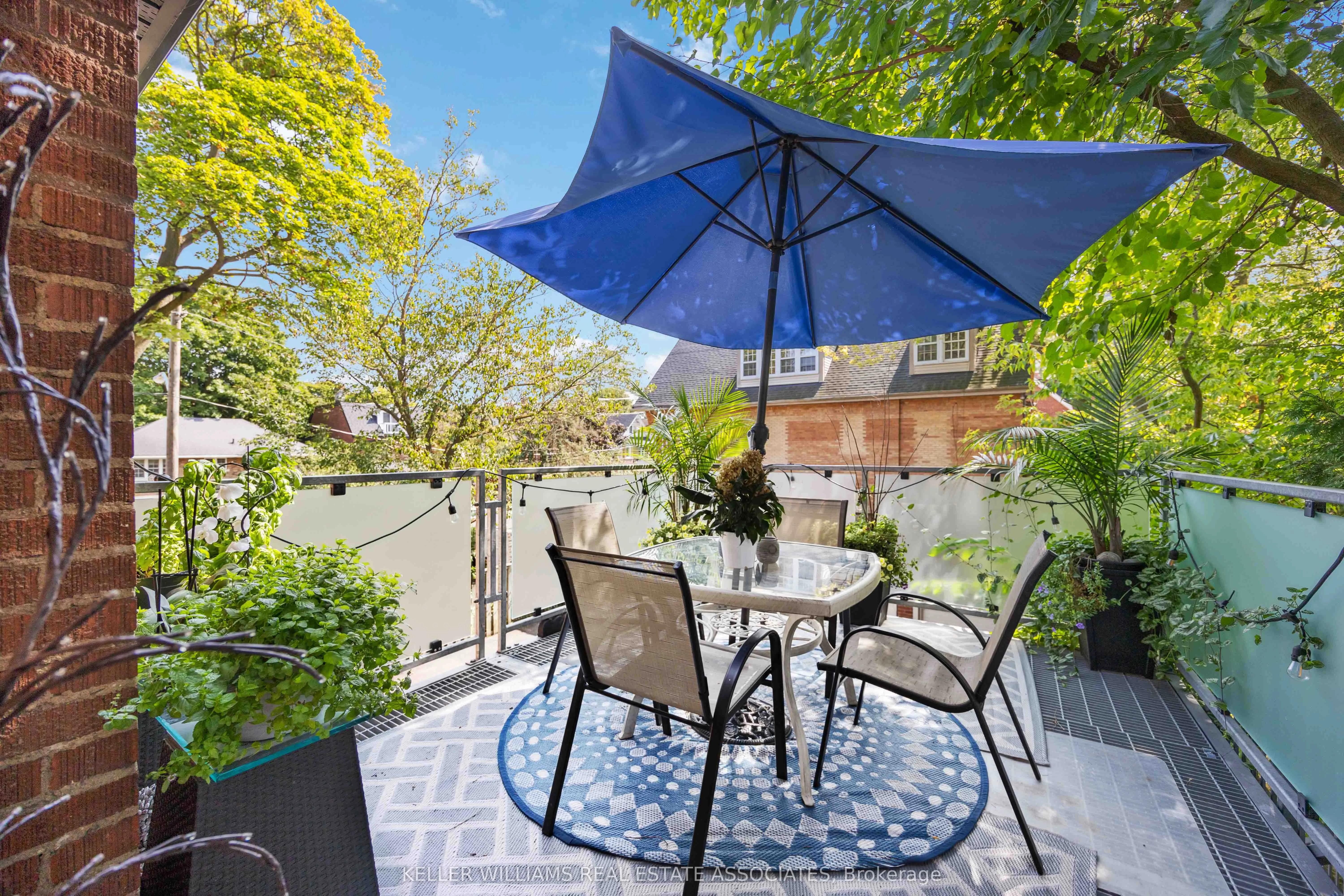 27 Glen Elm Avenue, #2