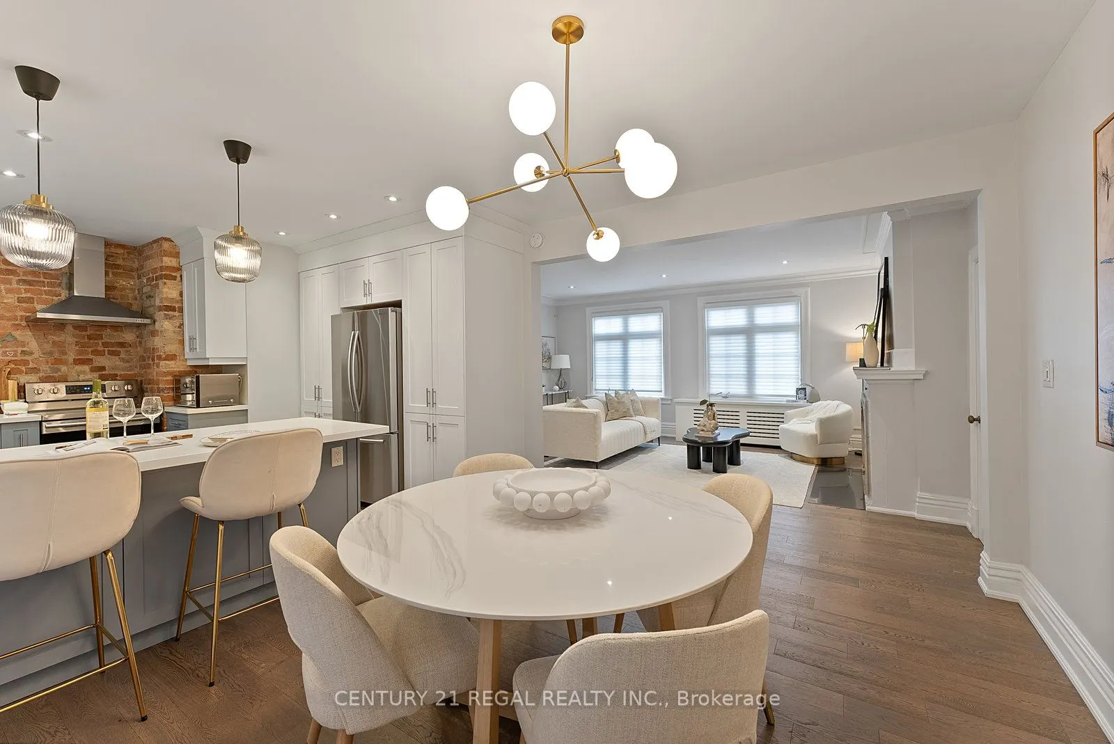 93 Douglas Crescent, #14