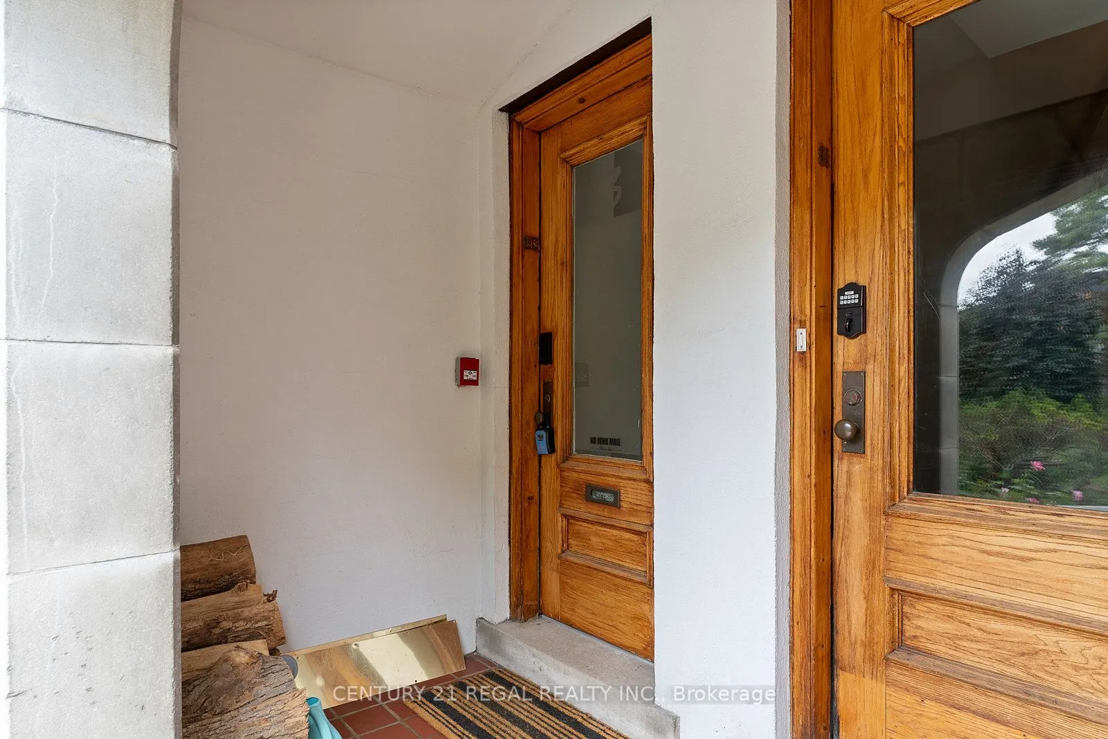 93 Douglas Crescent, #14