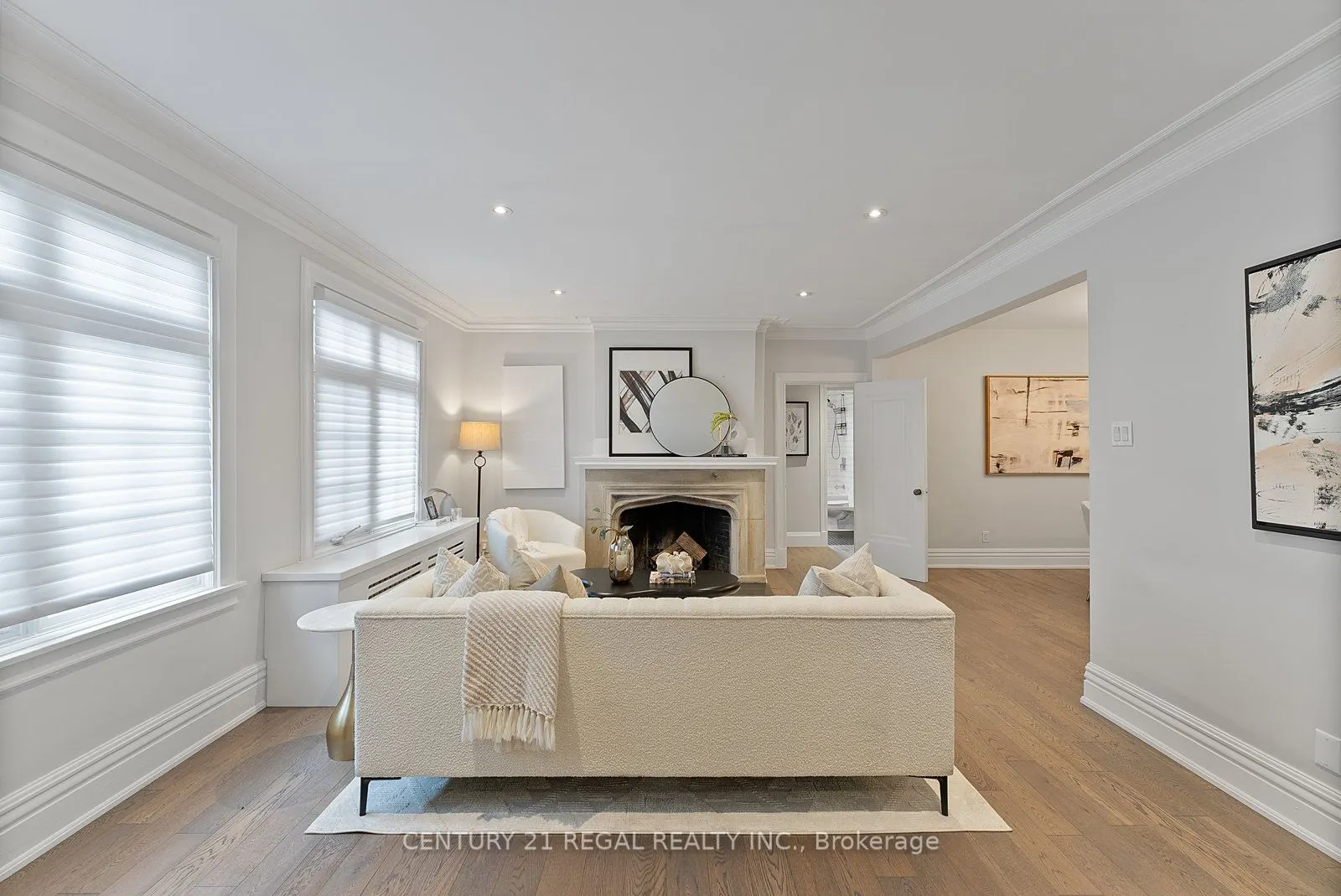 93 Douglas Crescent, #14