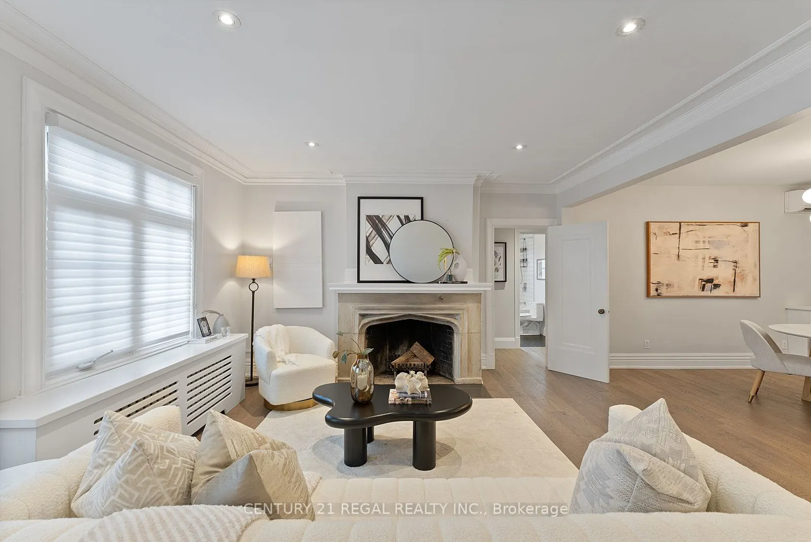 93 Douglas Crescent, #14