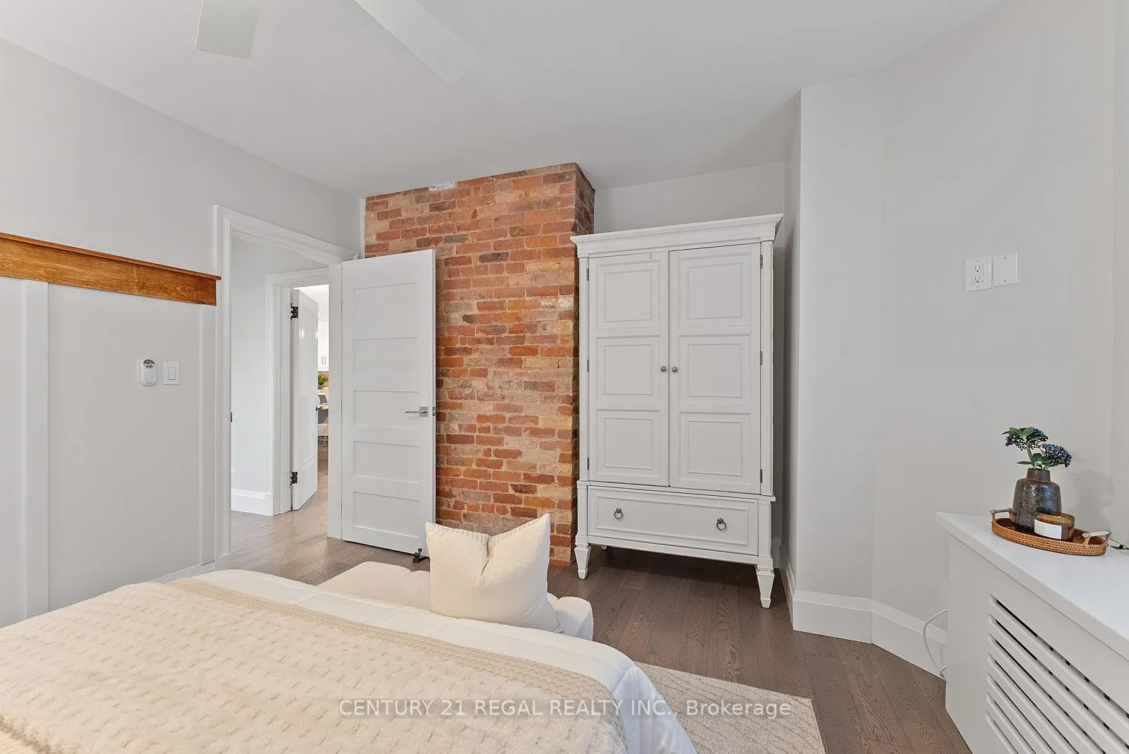 93 Douglas Crescent, #14