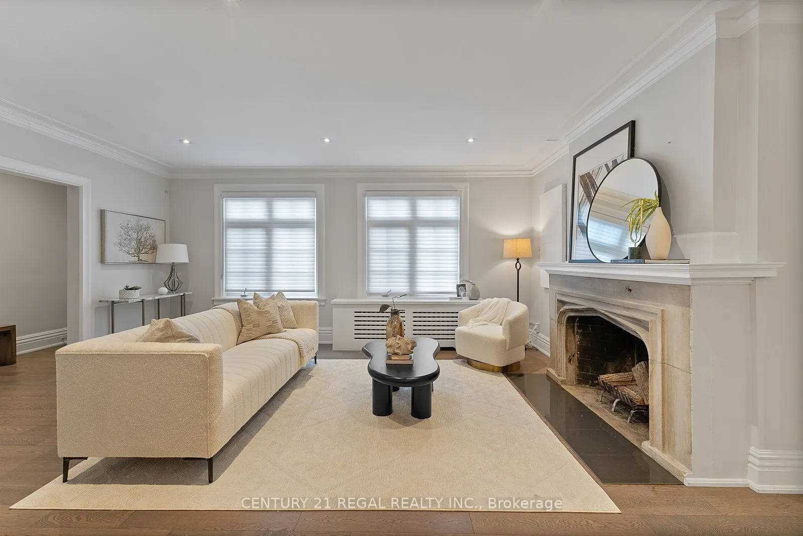 93 Douglas Crescent, #14