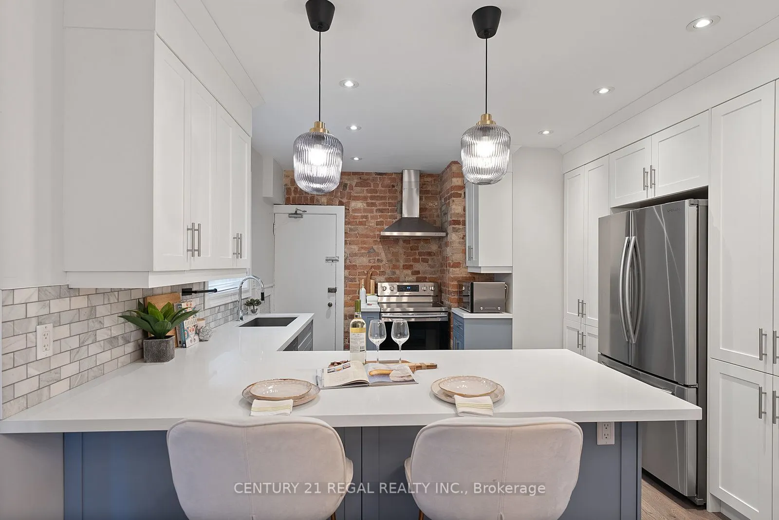 93 Douglas Crescent, #14