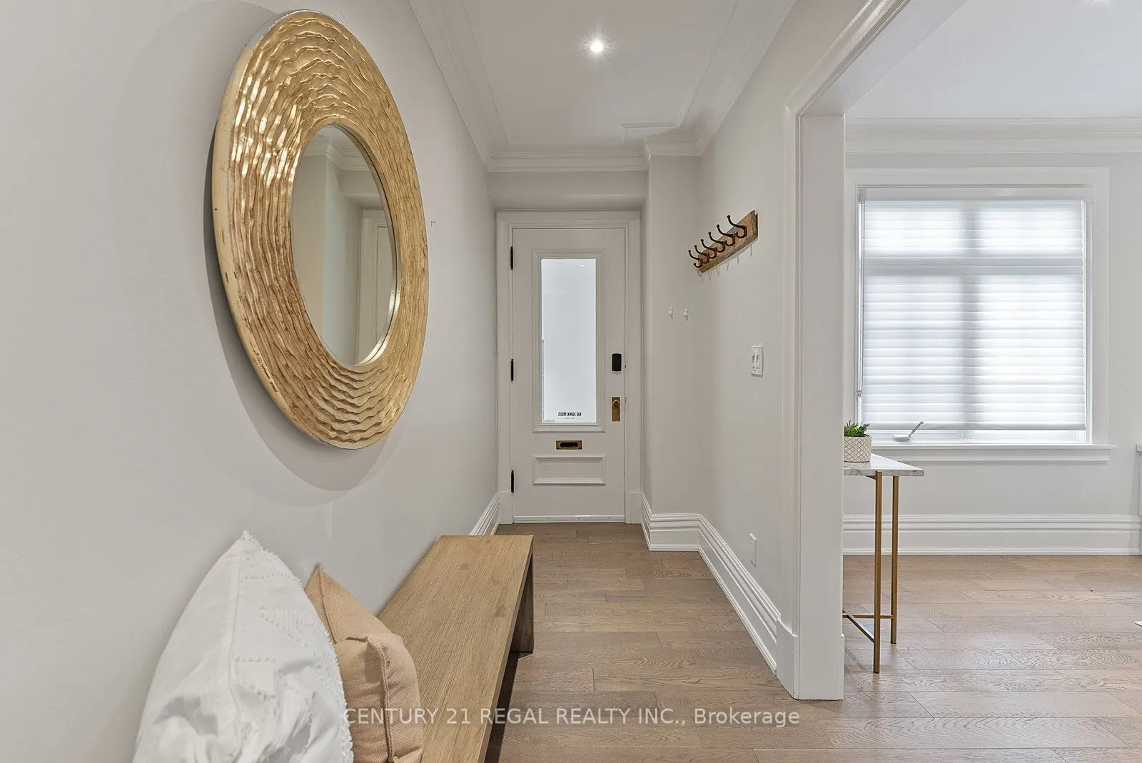 93 Douglas Crescent, #14