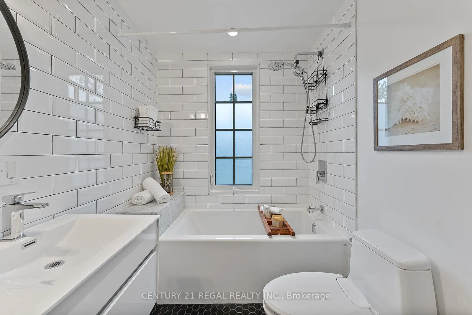 93 Douglas Crescent, #14