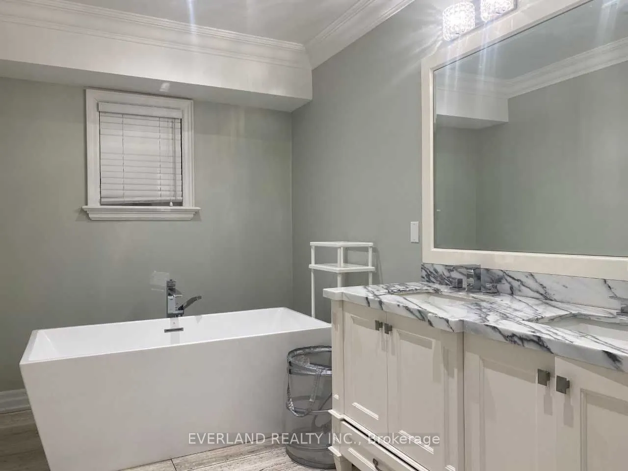 160B Finch Avenue E