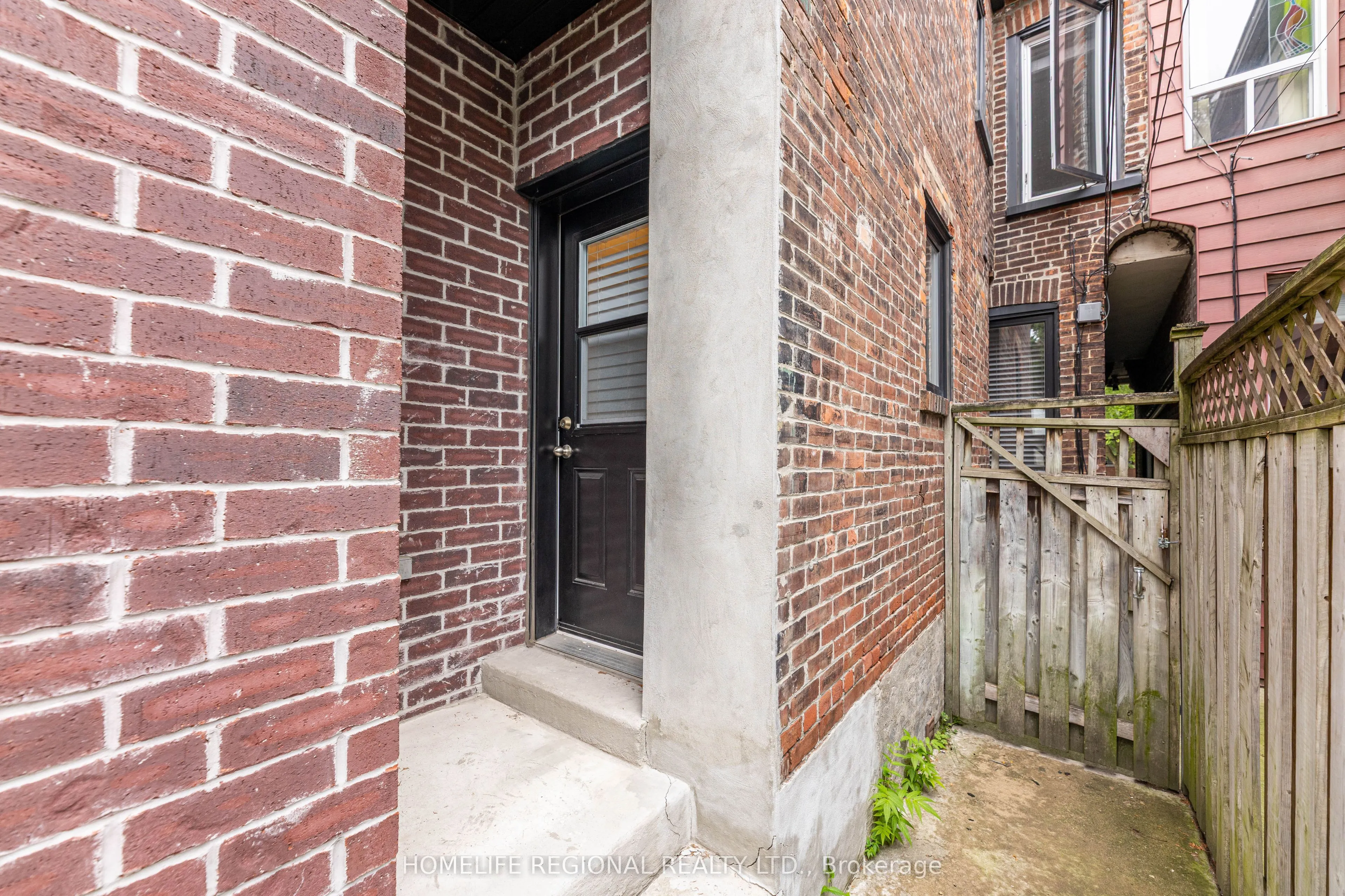 204 Roxton Road