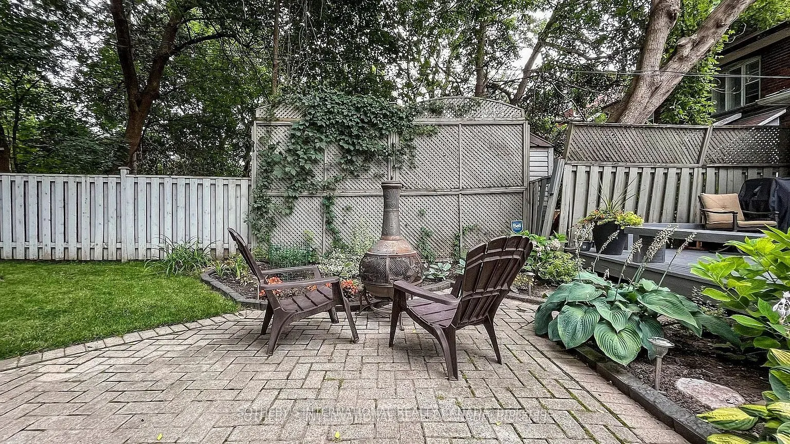 182 Duplex Avenue