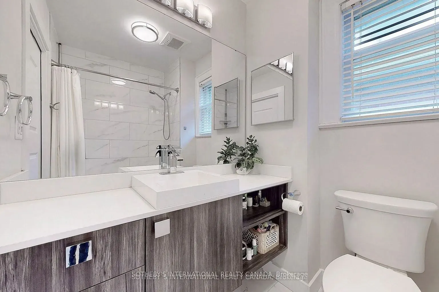 182 Duplex Avenue