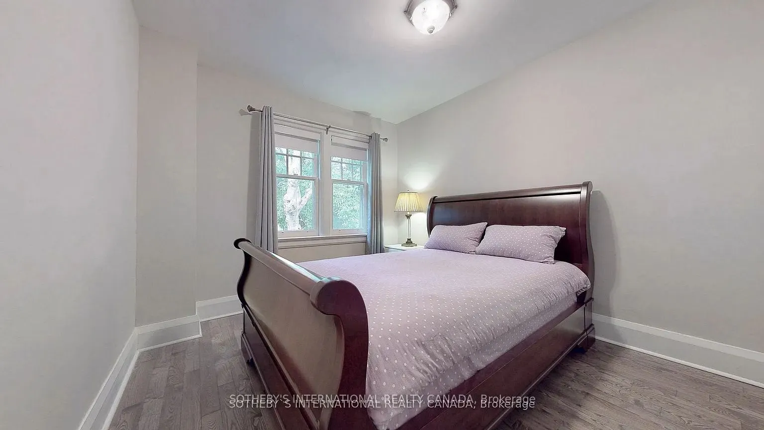 182 Duplex Avenue