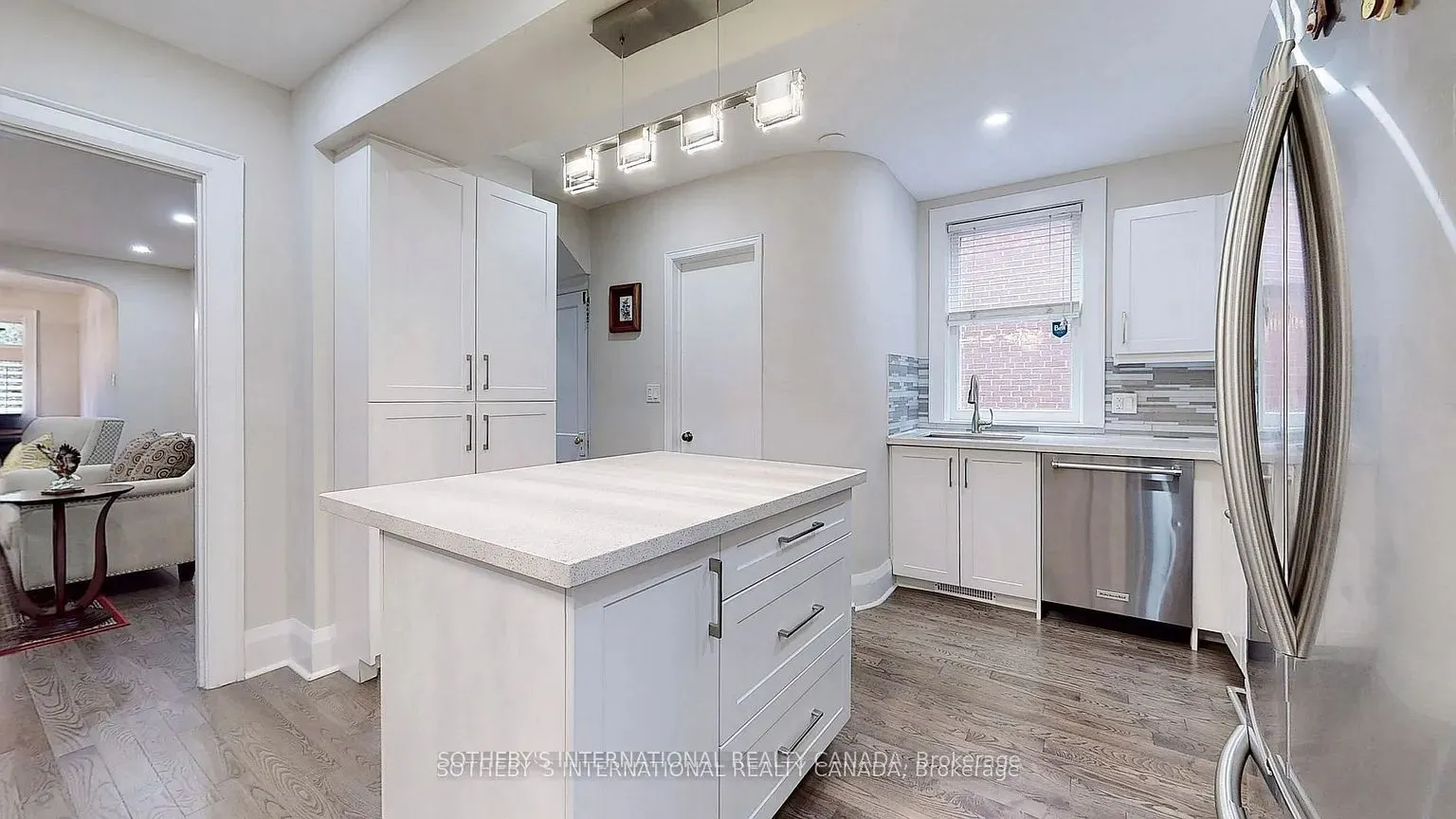 182 Duplex Avenue