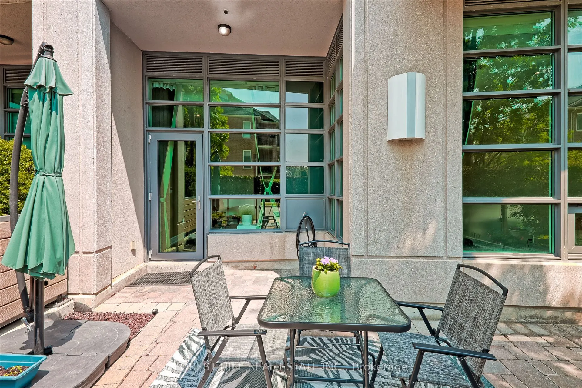 35 Brian Peck Crescent, #TH 120
