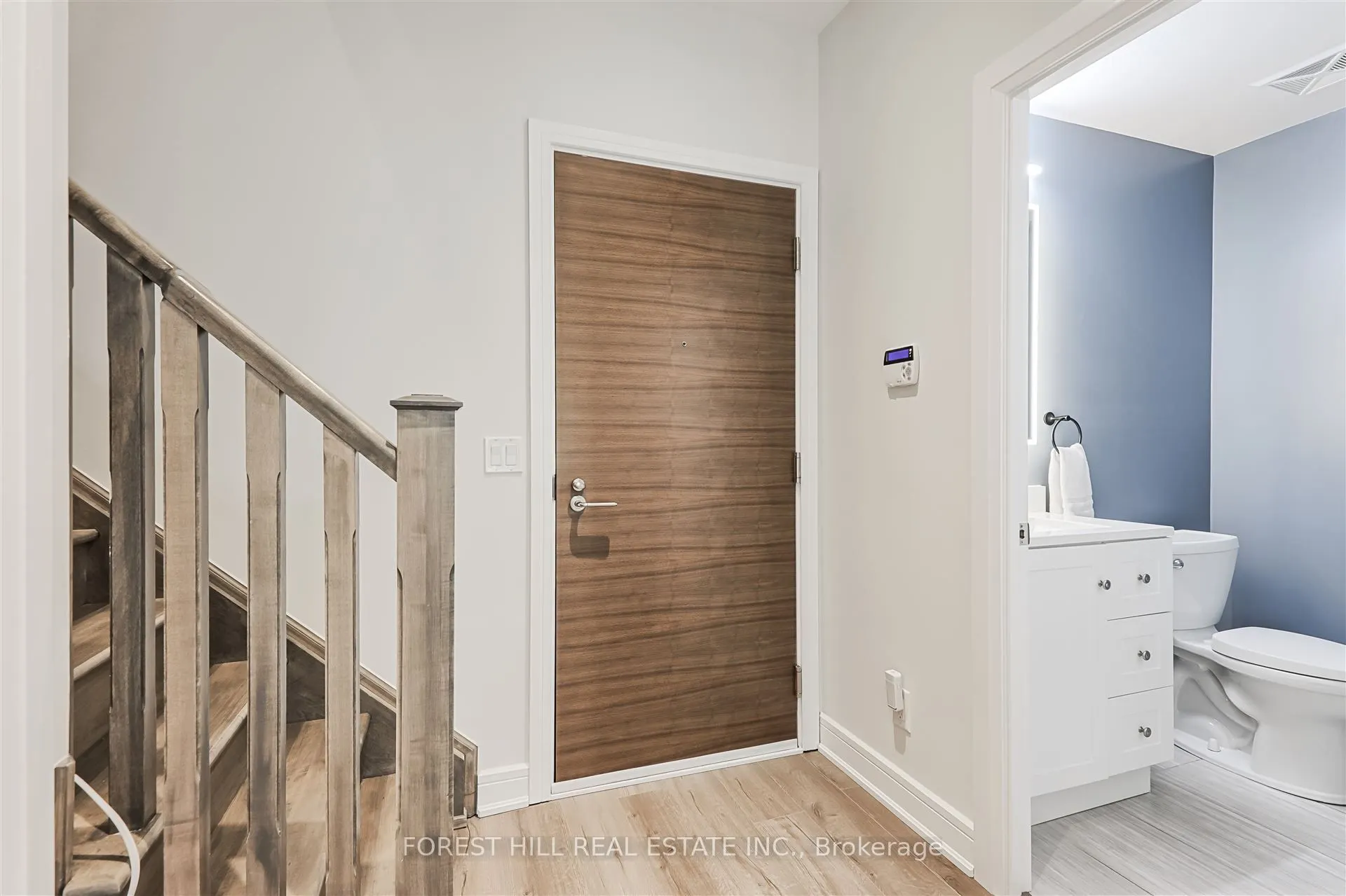 35 Brian Peck Crescent, #TH 120