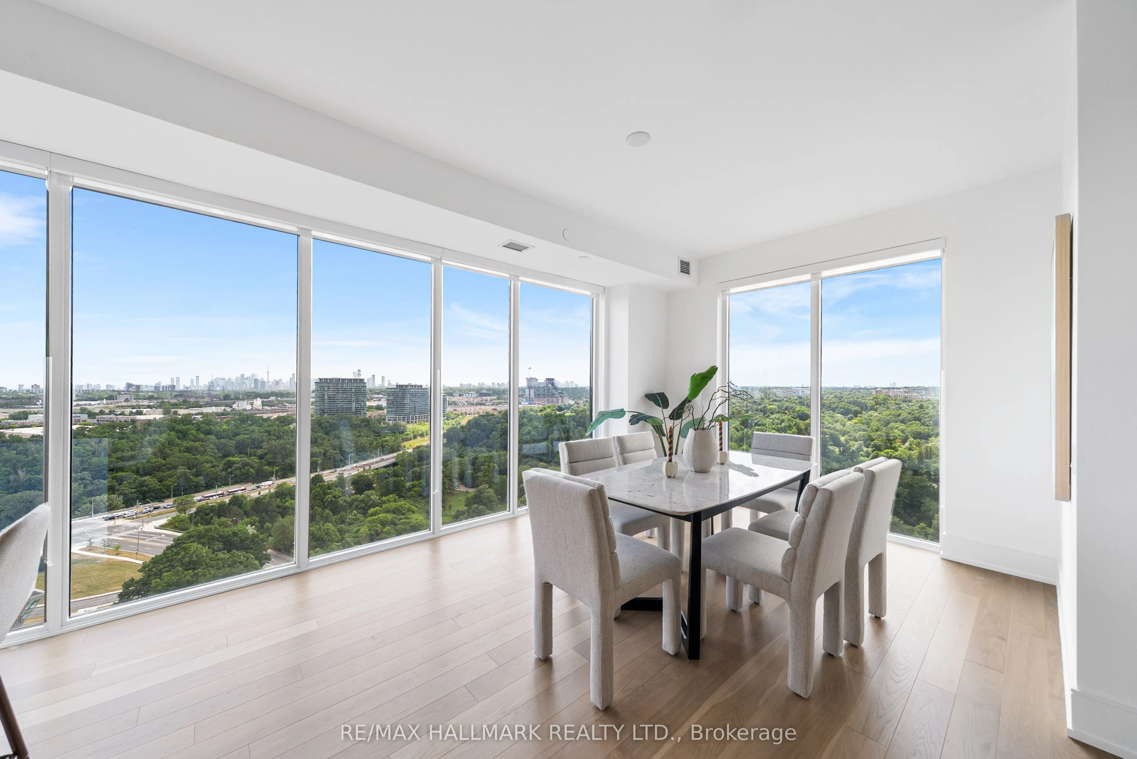 10 Inn On The Park Drive, #1710