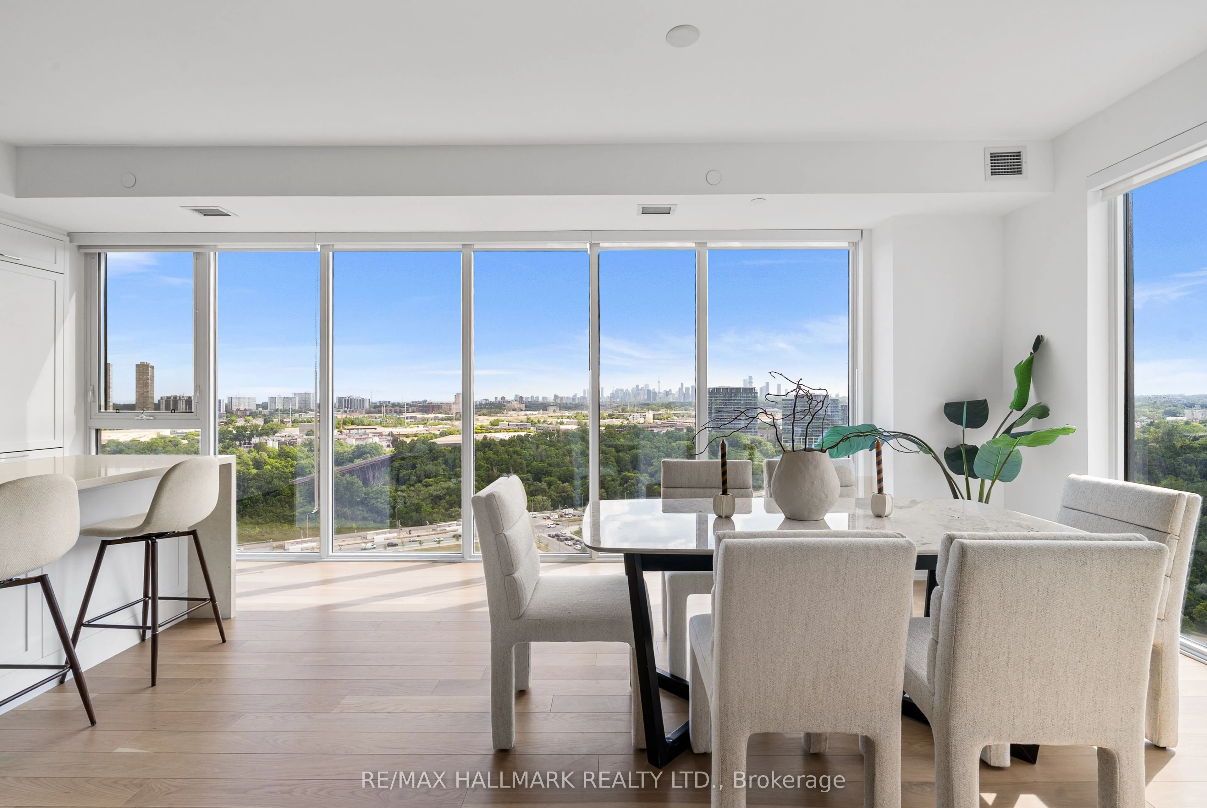 10 Inn On The Park Drive, #1710