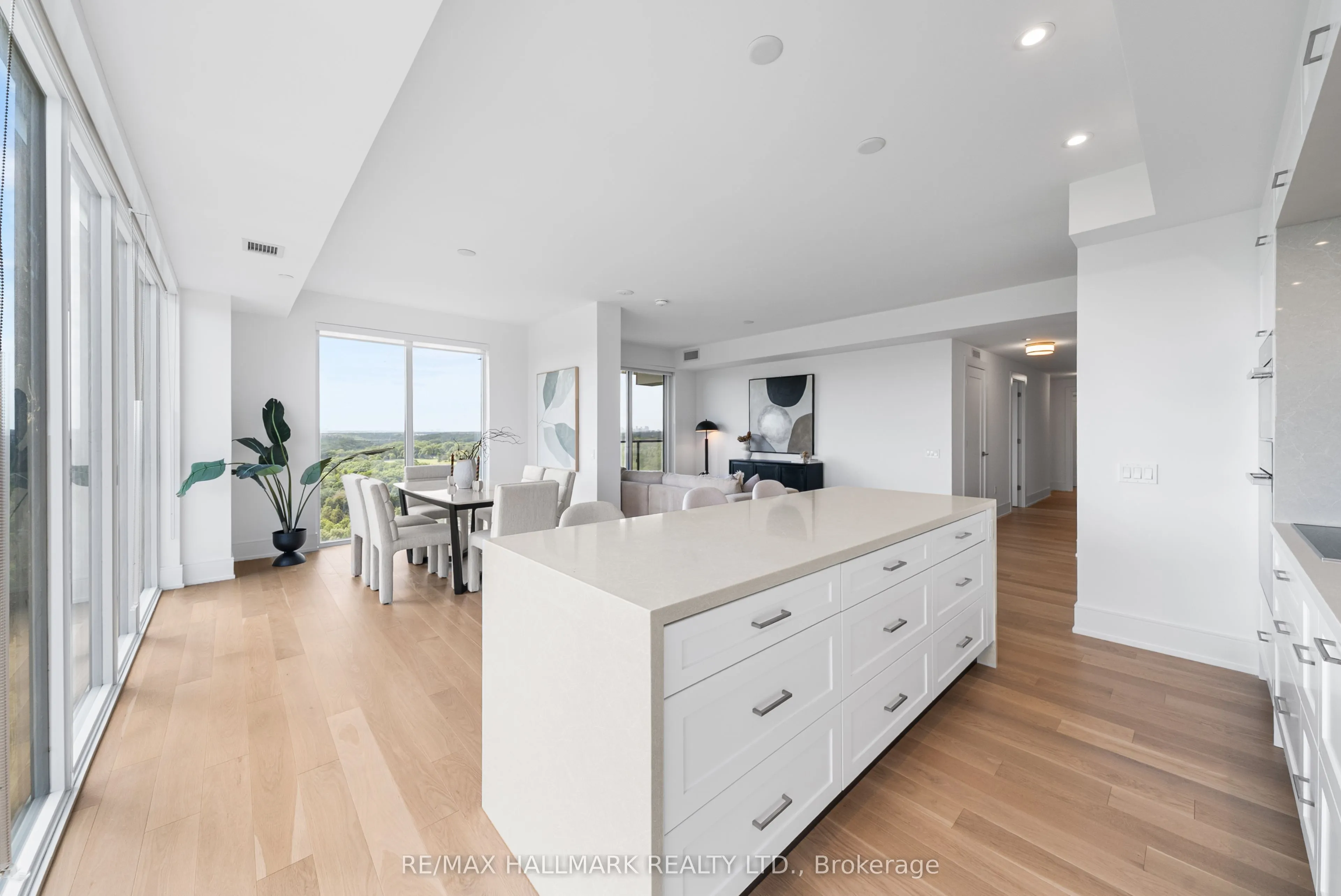 10 Inn On The Park Drive, #1710