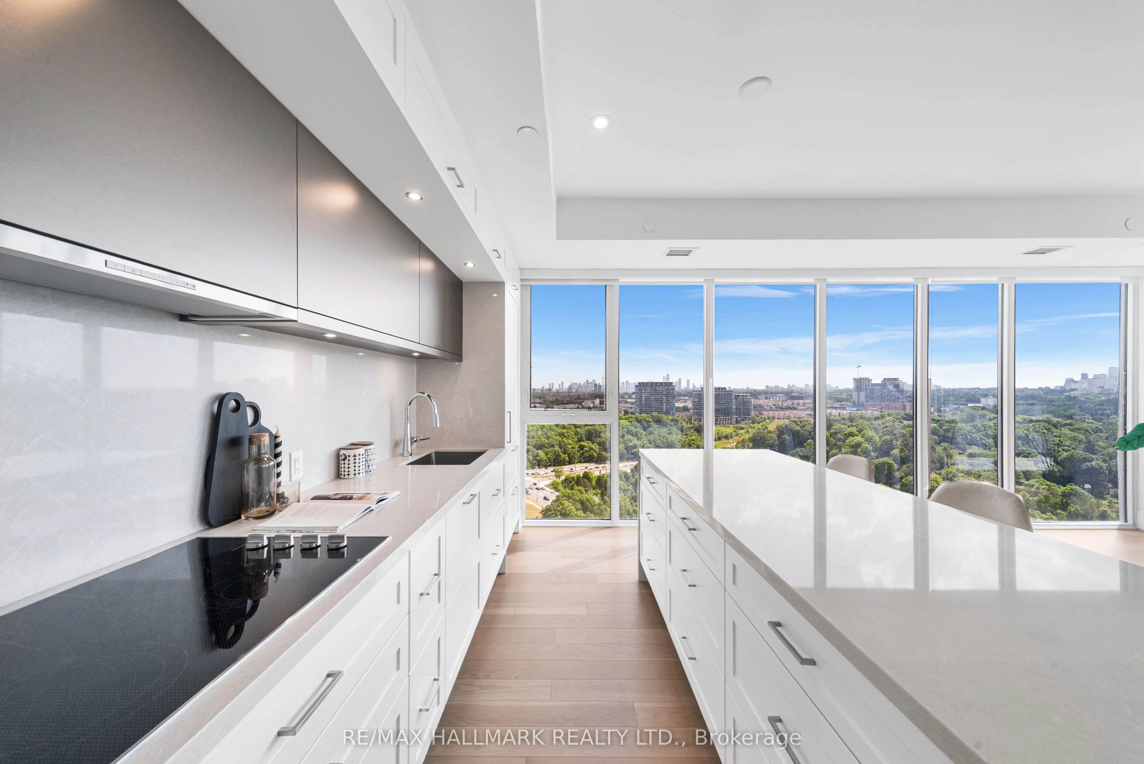 10 Inn On The Park Drive, #1710