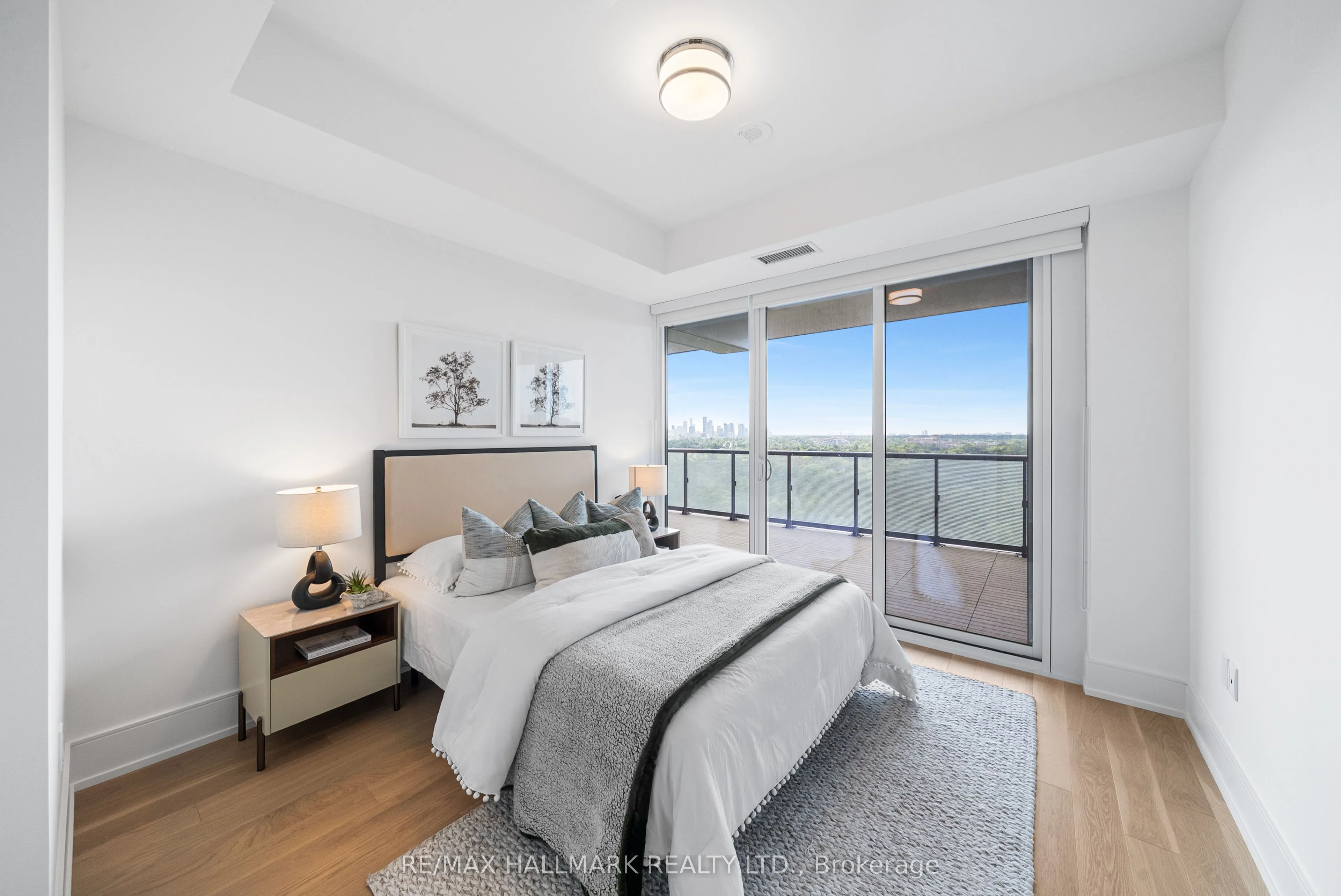 10 Inn On The Park Drive, #1710