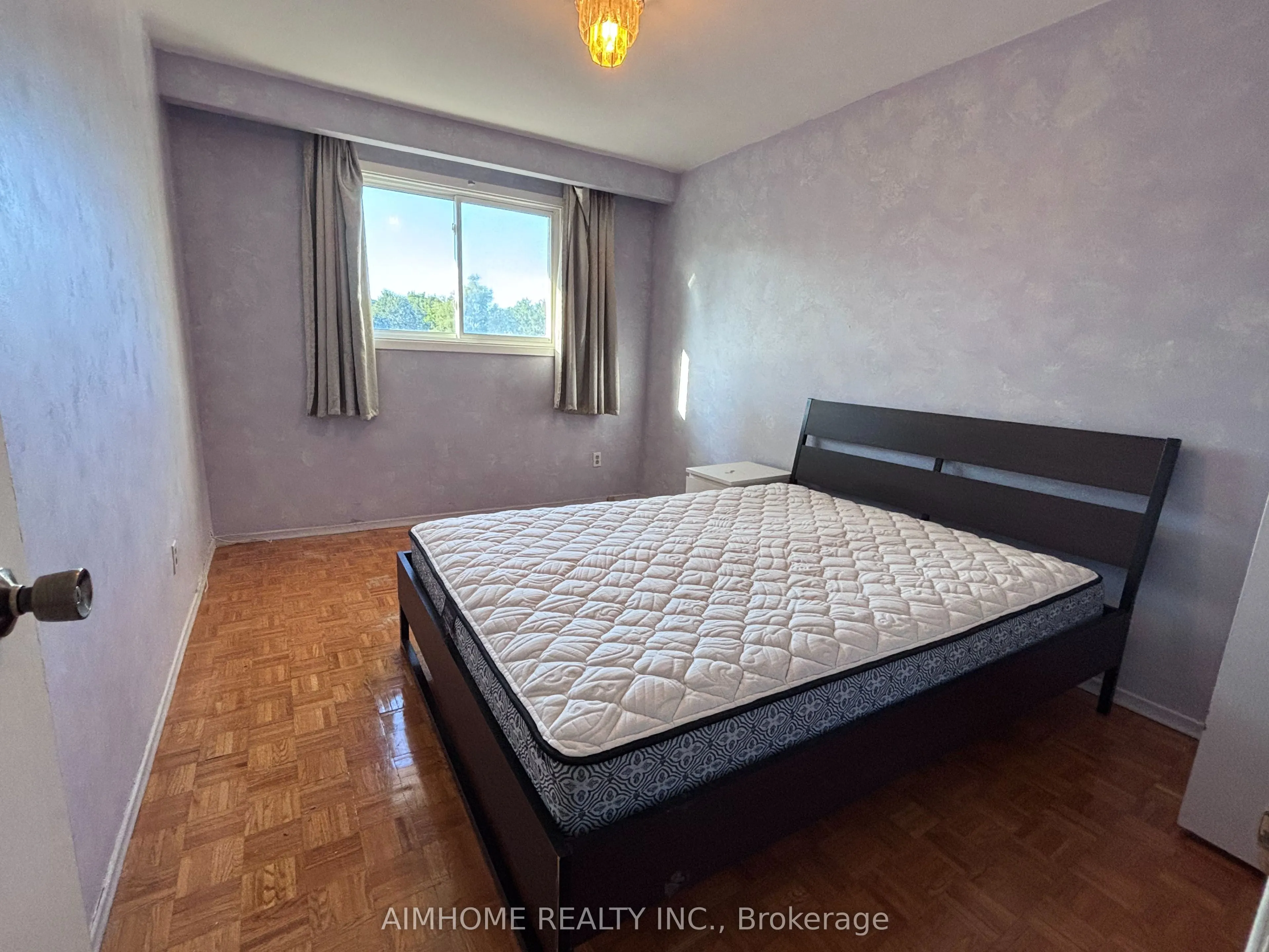 86 James Gray Drive, #Upper
