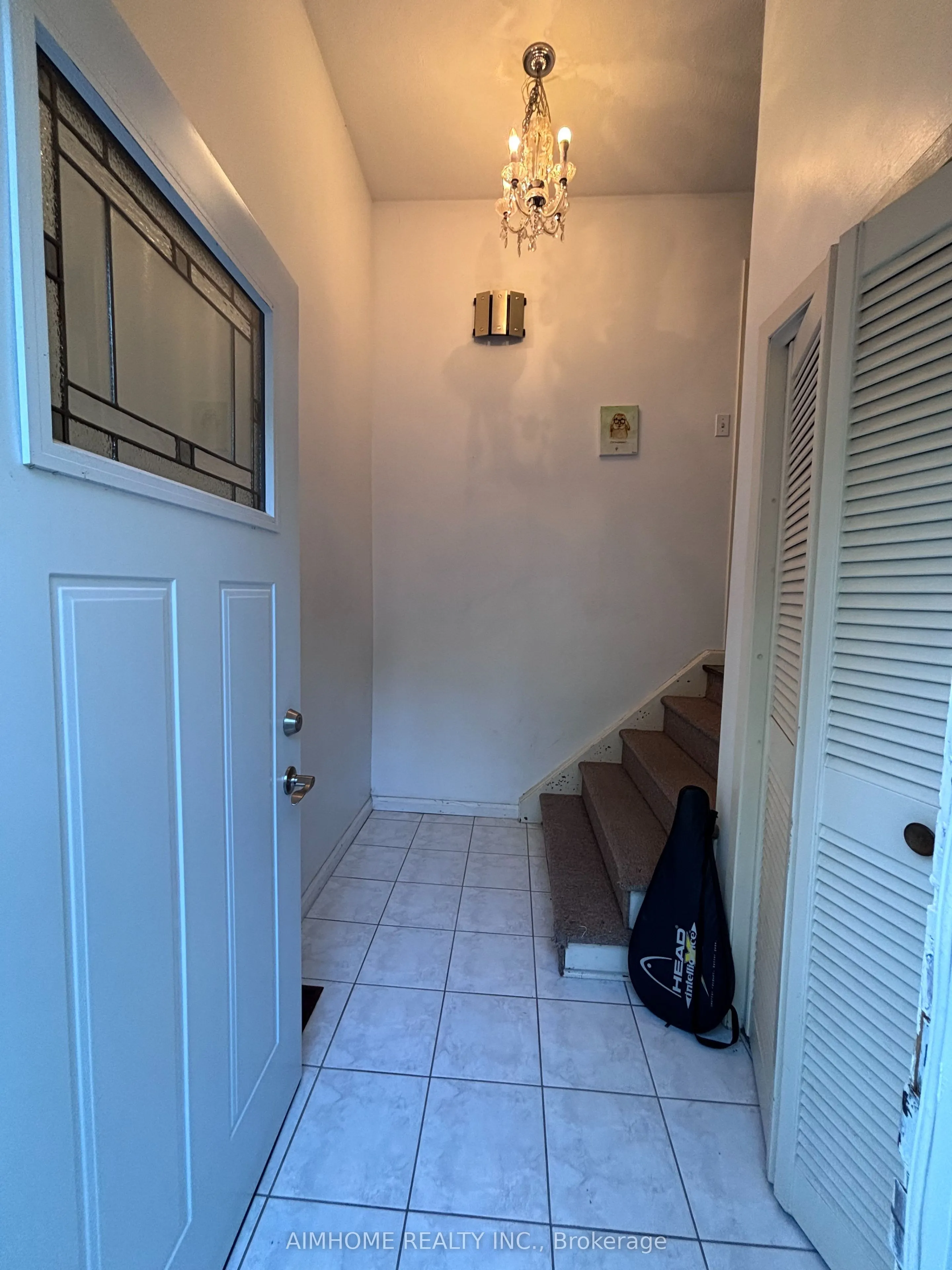 86 James Gray Drive, #Upper