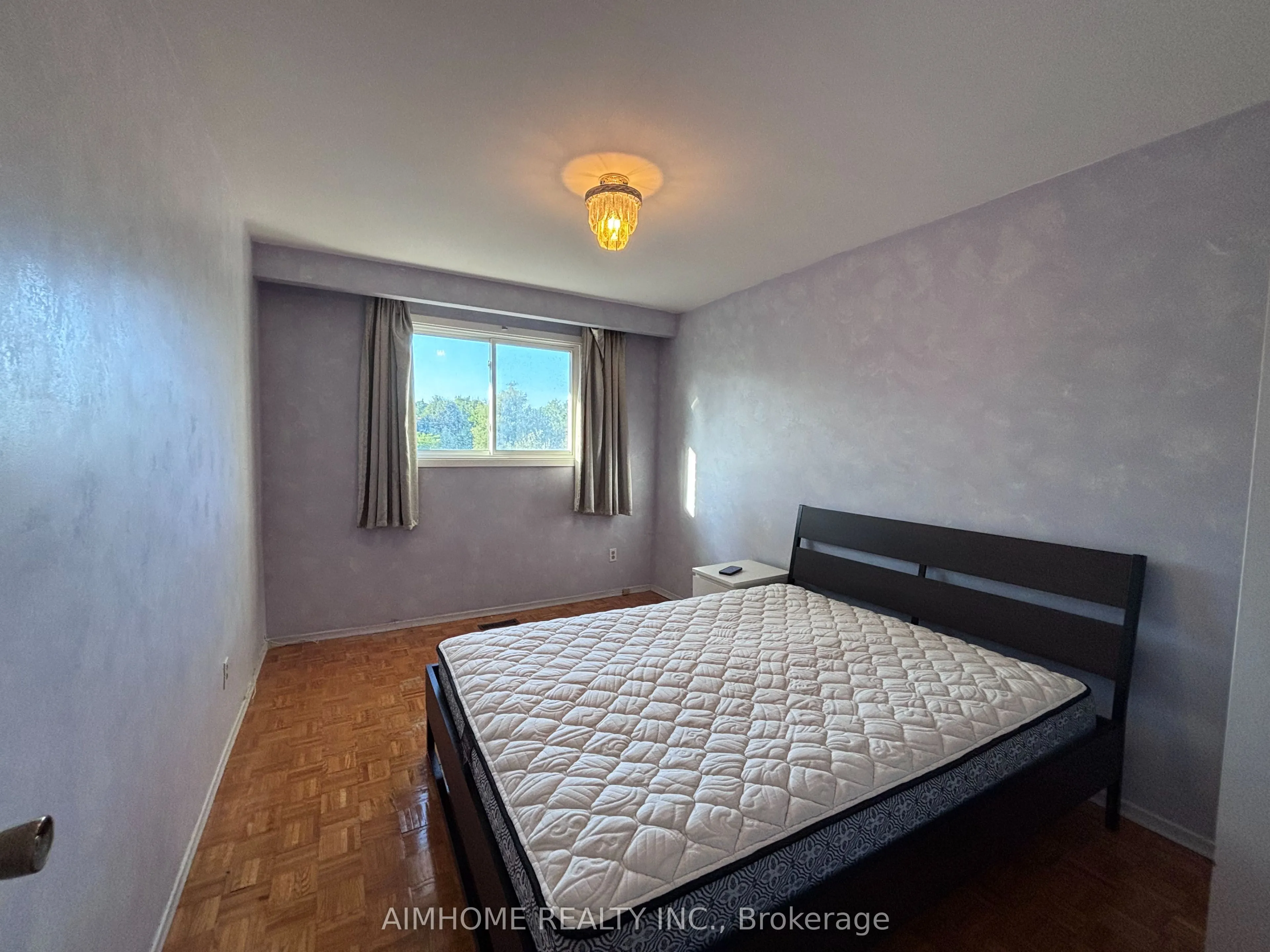 86 James Gray Drive, #Upper