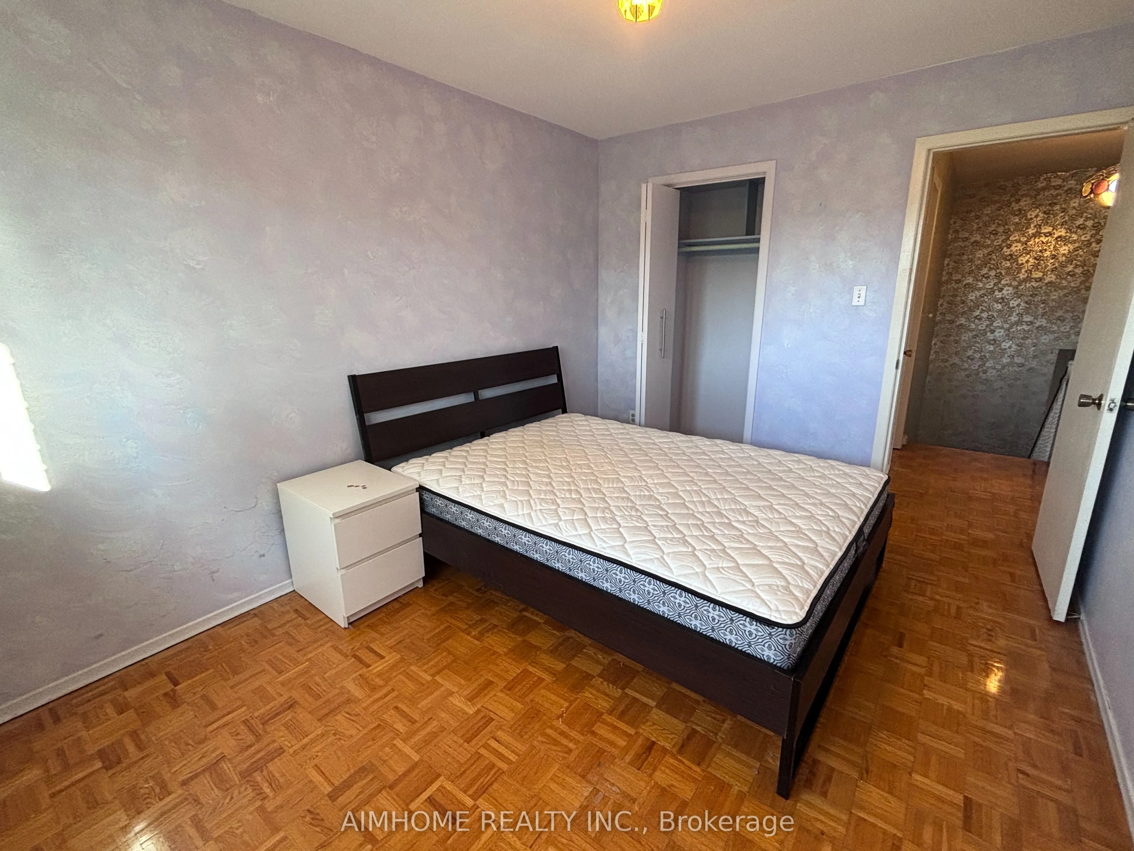 86 James Gray Drive, #Upper
