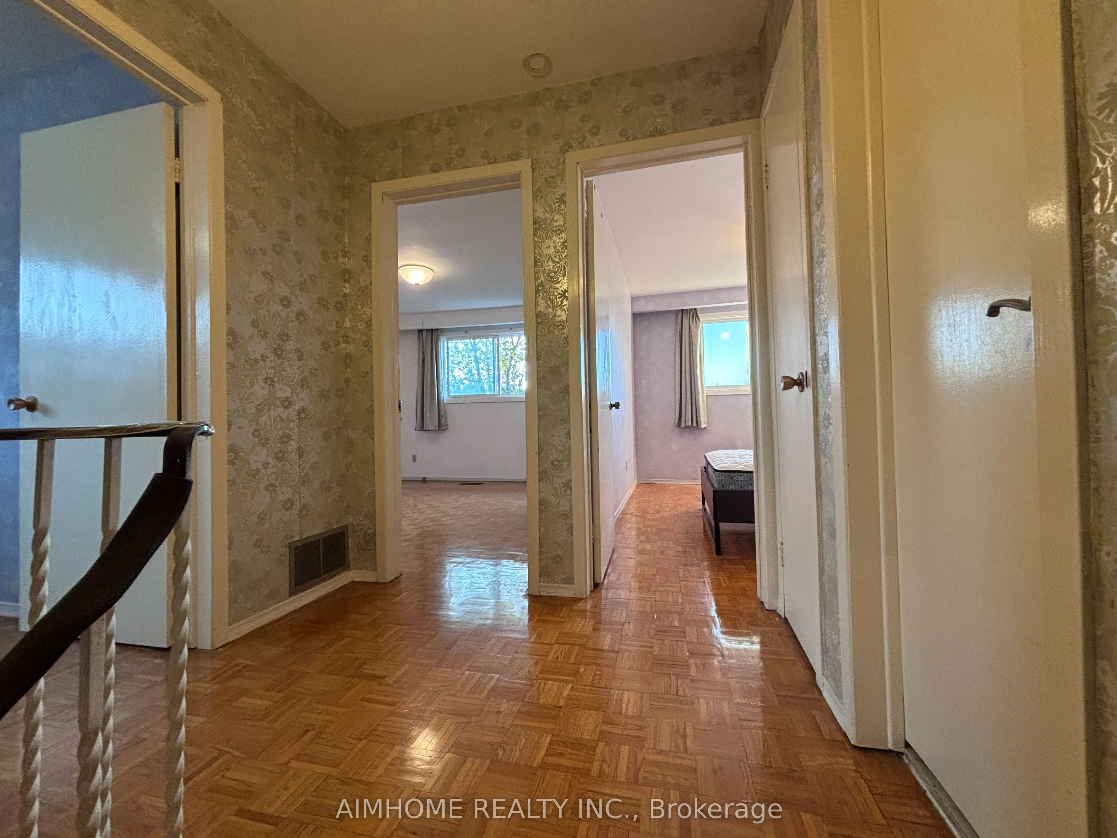 86 James Gray Drive, #Upper