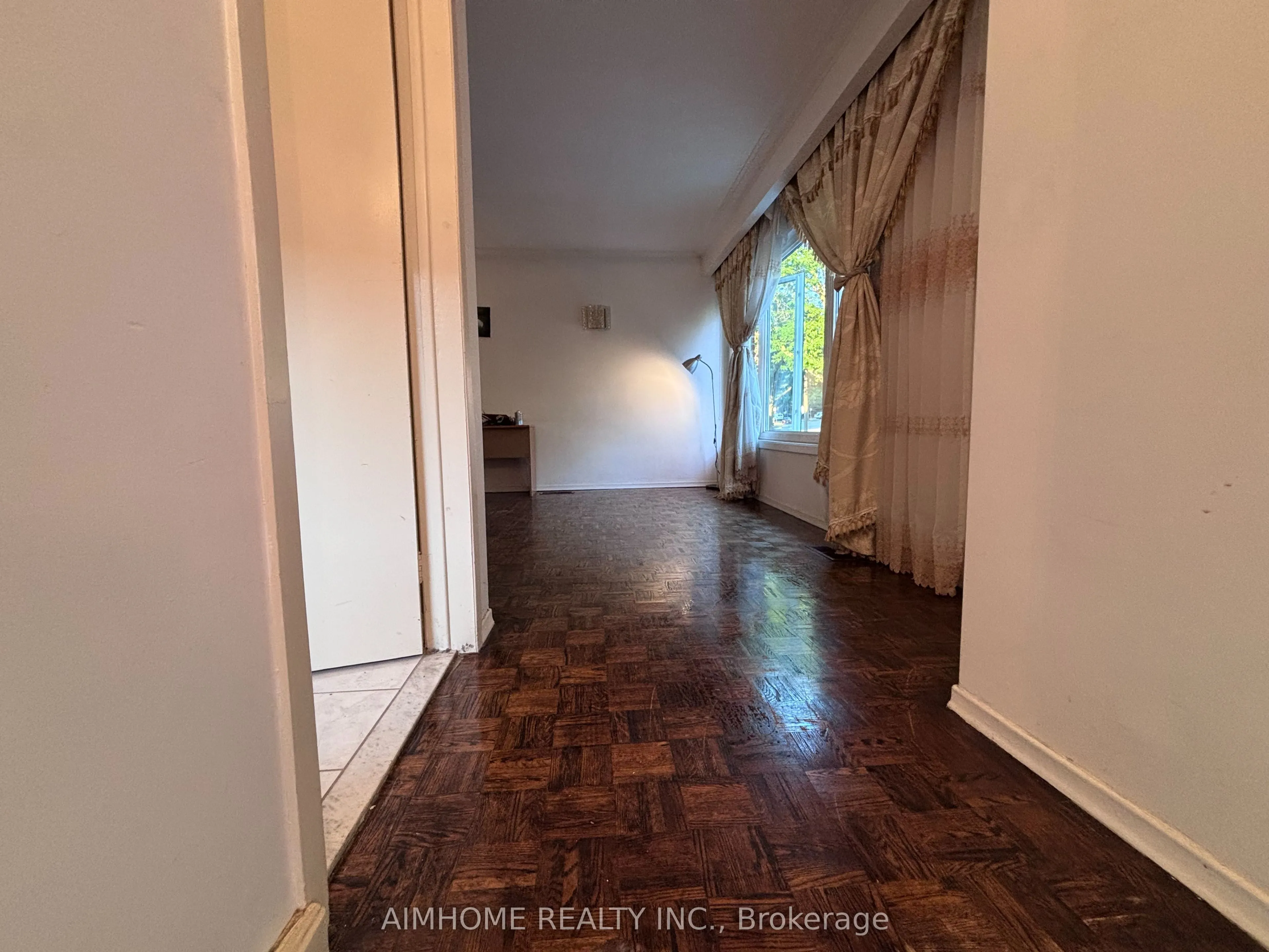 86 James Gray Drive, #Upper