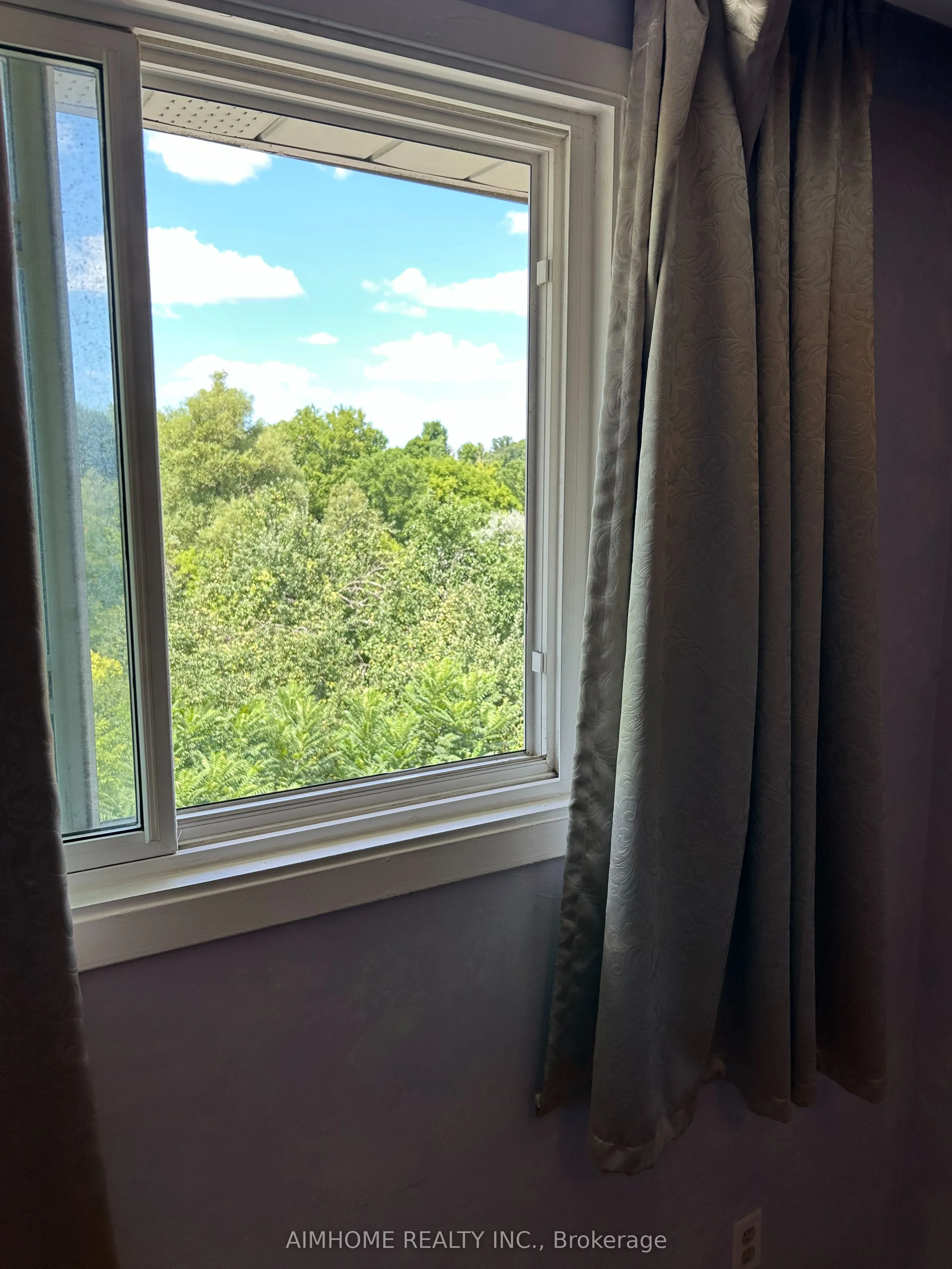 86 James Gray Drive, #Upper