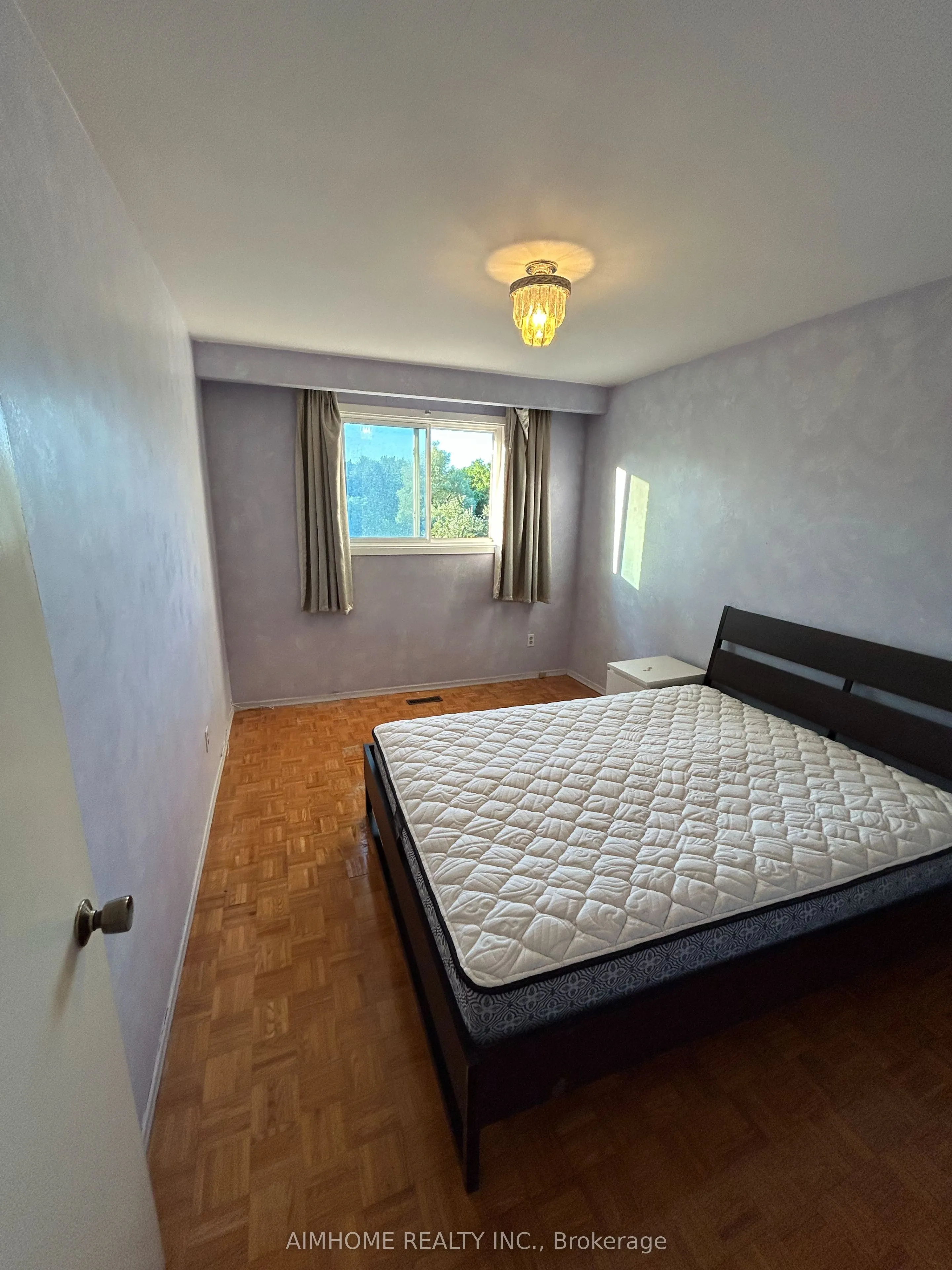 86 James Gray Drive, #Upper