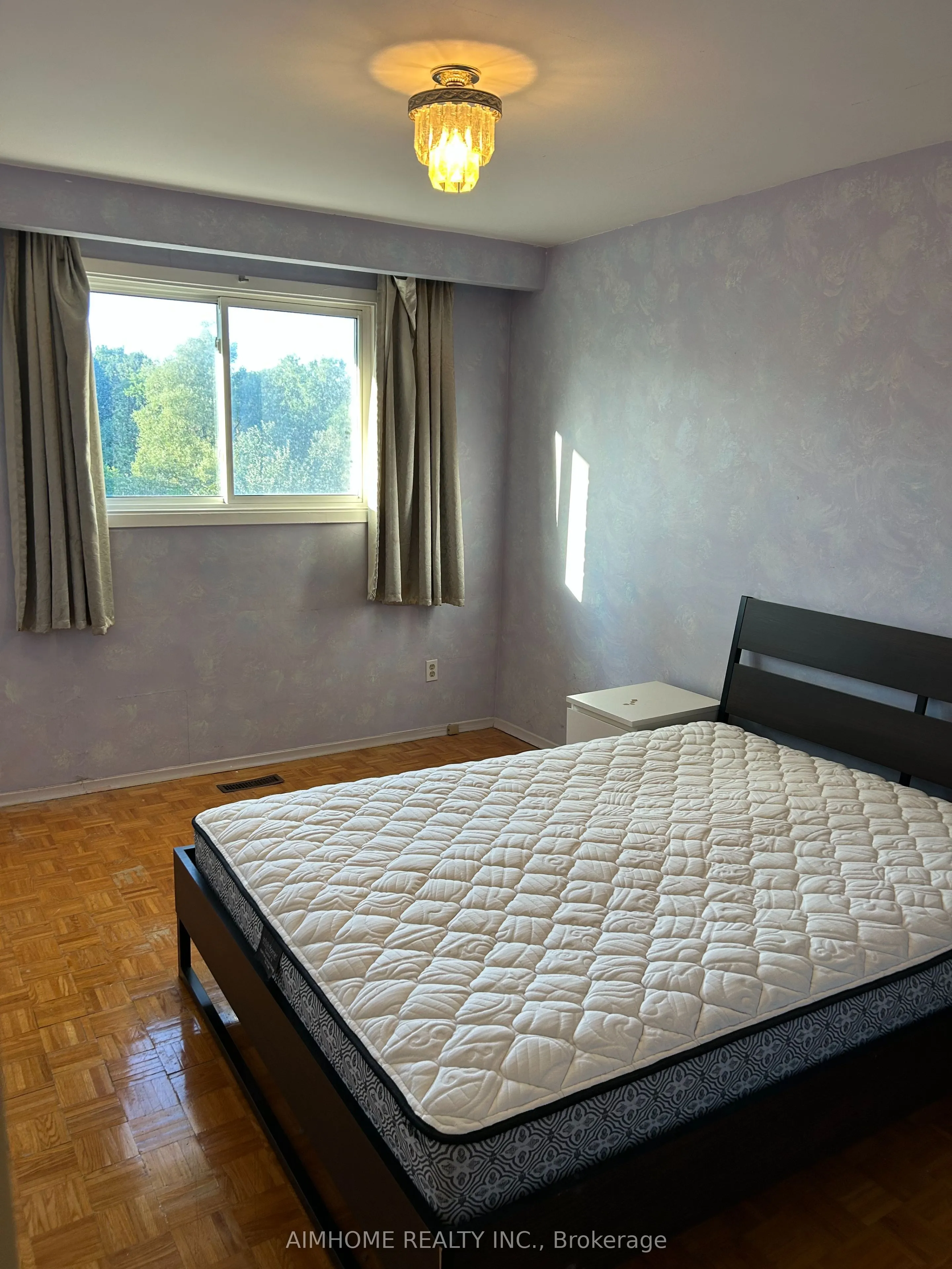 86 James Gray Drive, #Upper