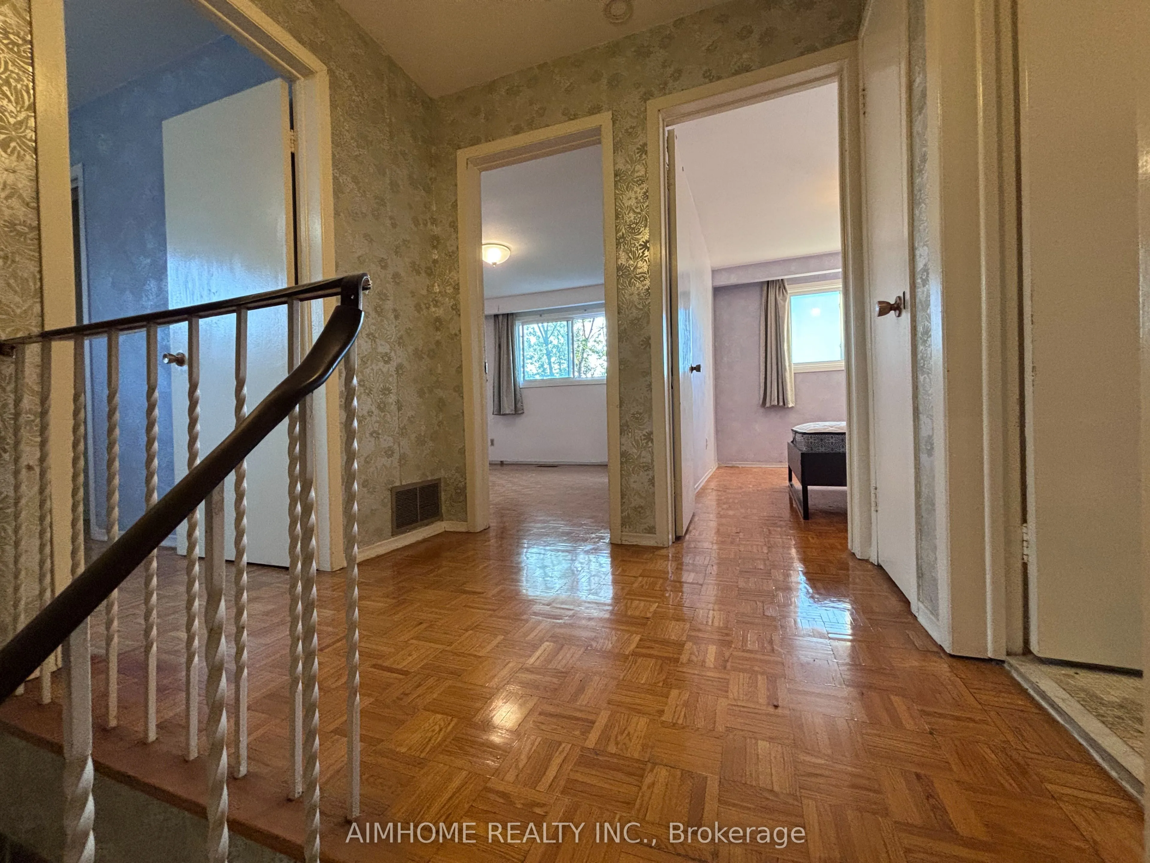 86 James Gray Drive, #Upper
