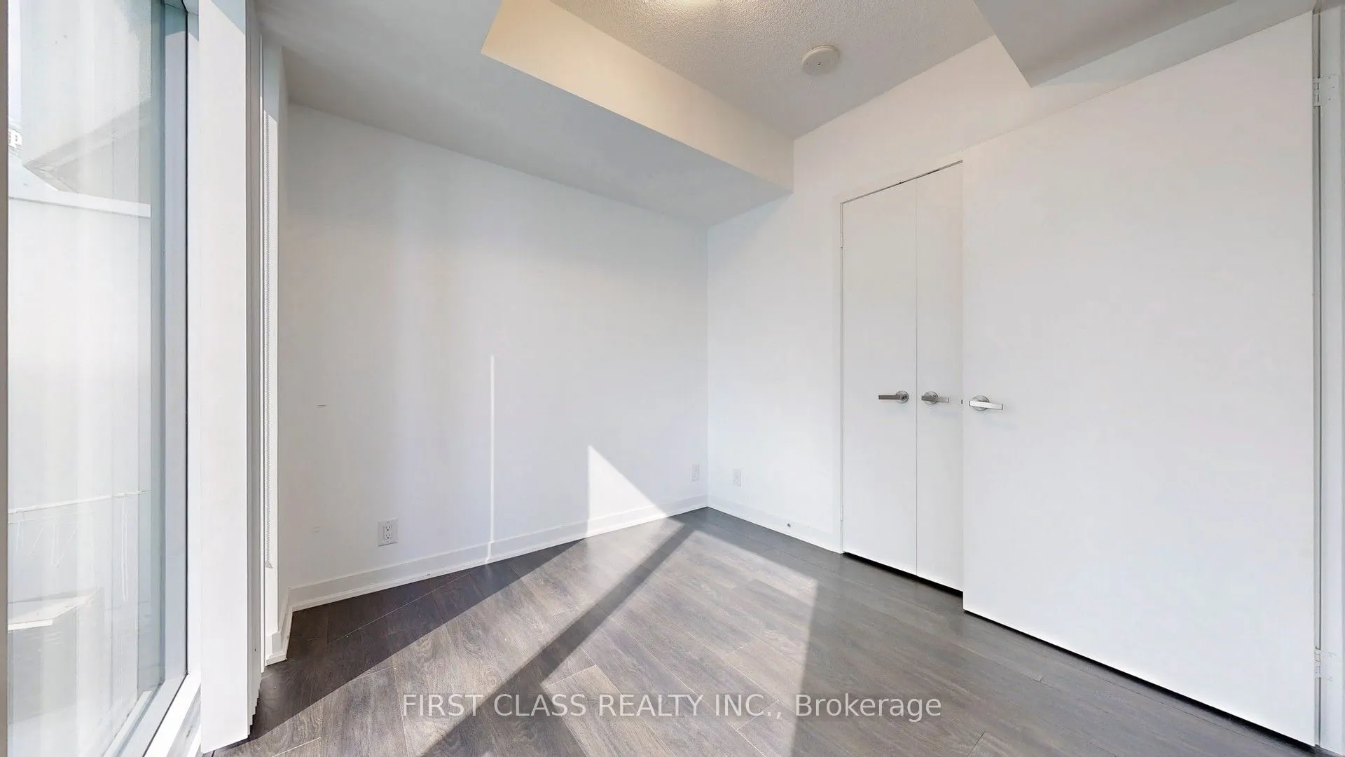100 Harbour Street, #1210