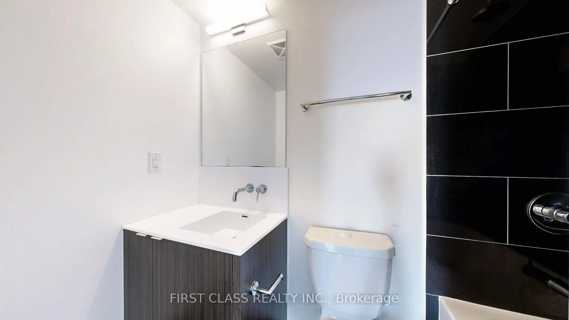 100 Harbour Street, #1210