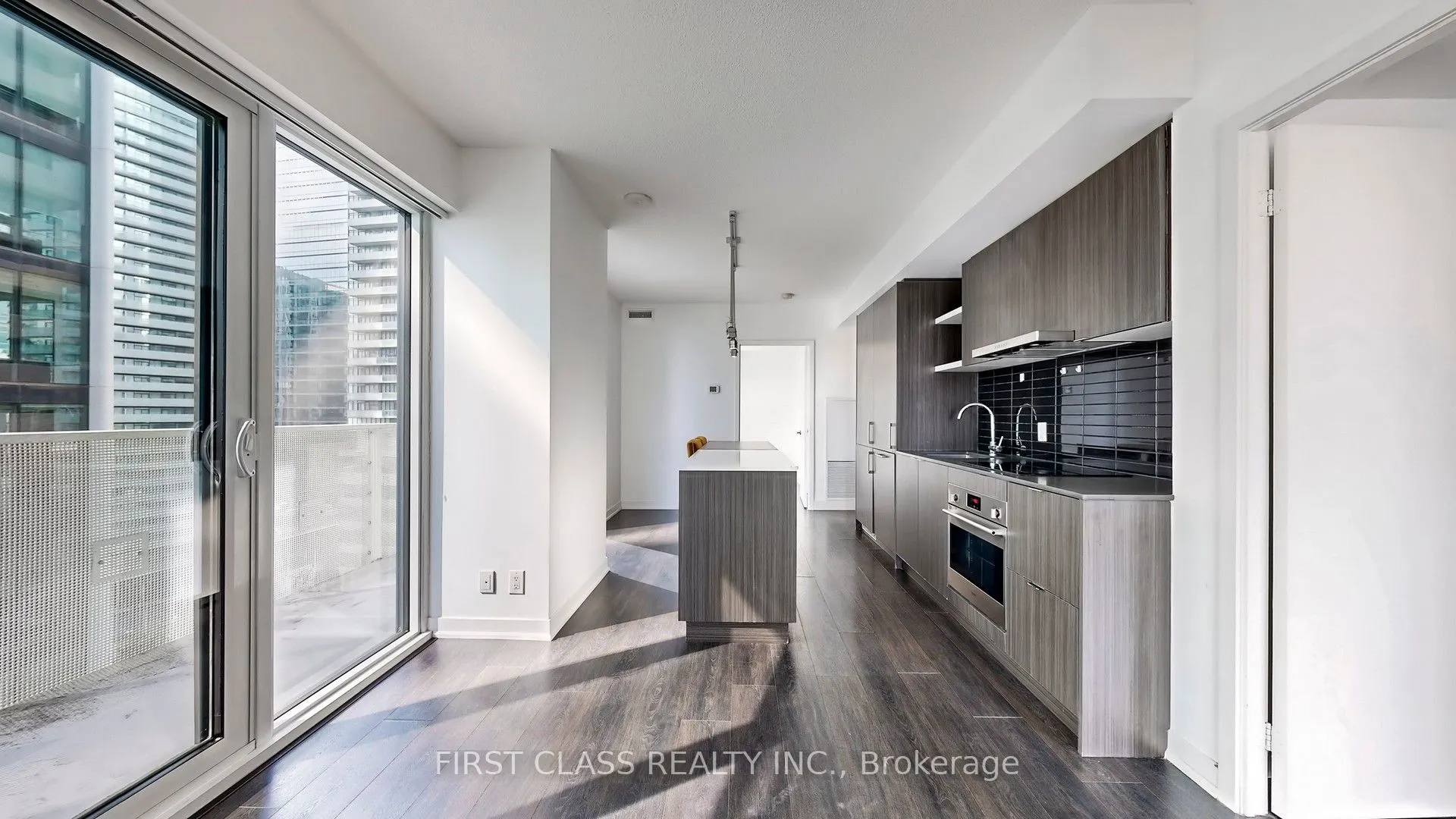 100 Harbour Street, #1210