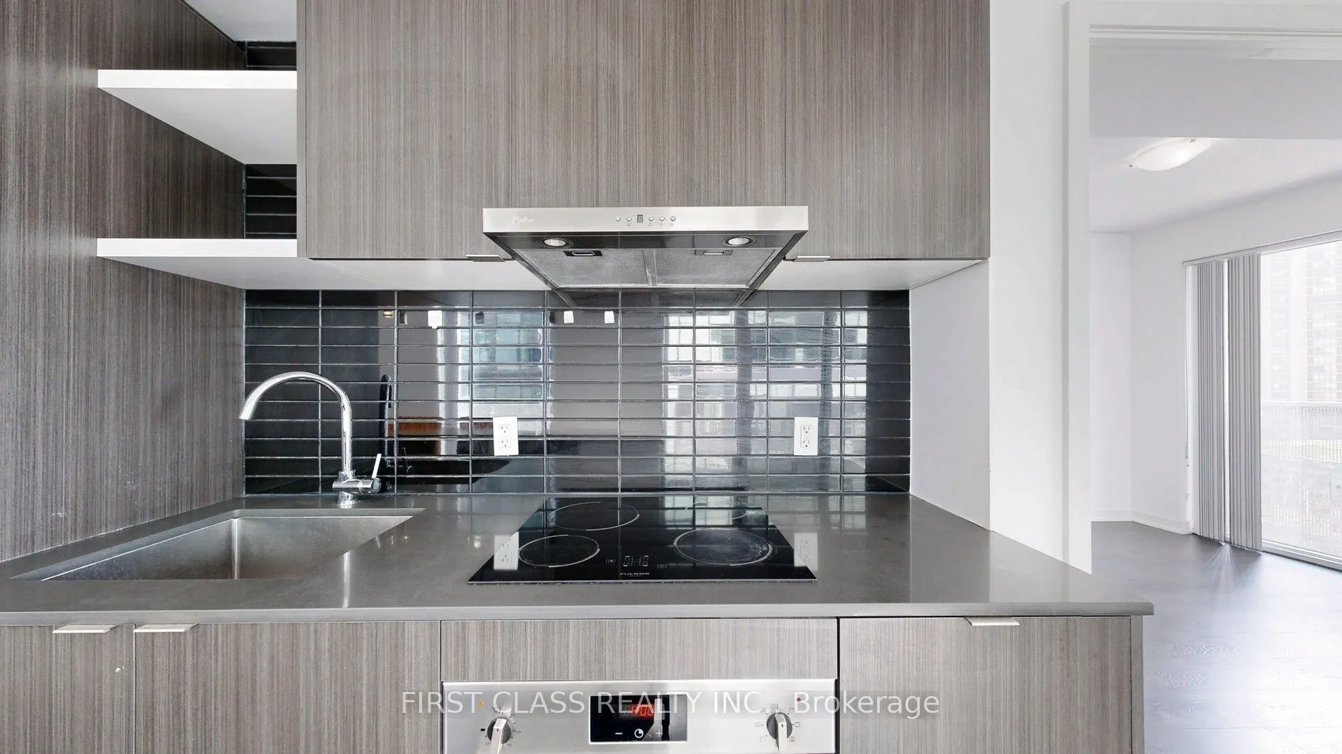 100 Harbour Street, #1210