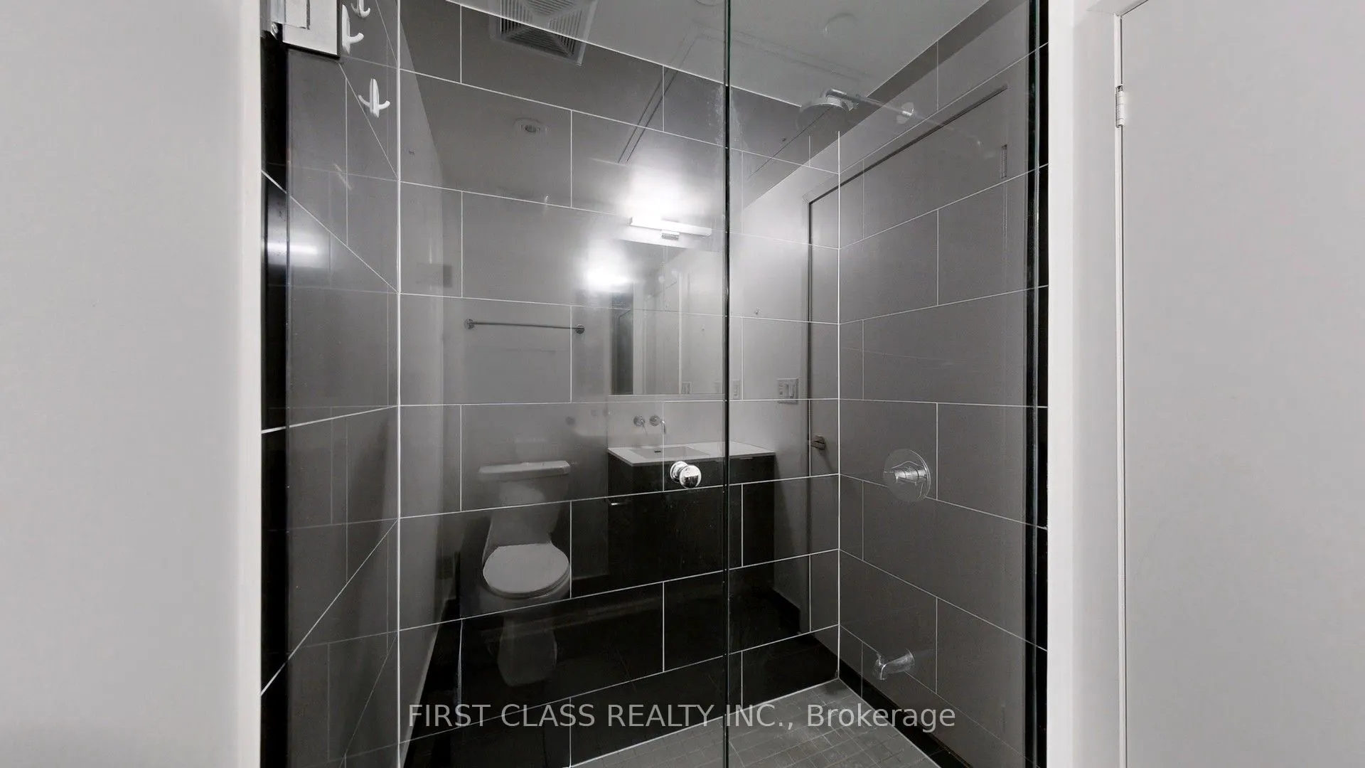 100 Harbour Street, #1210