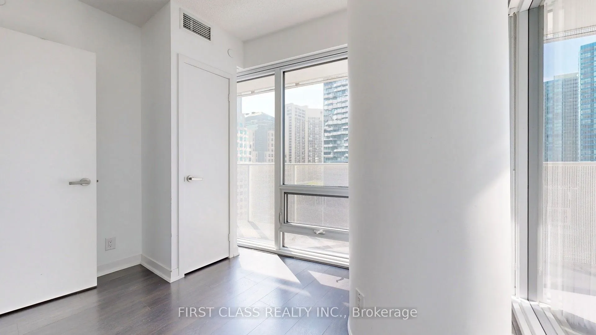 100 Harbour Street, #1210