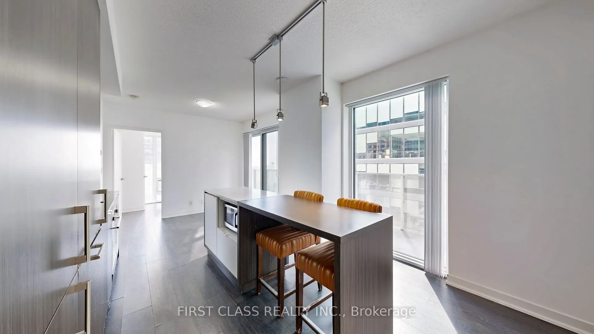 100 Harbour Street, #1210