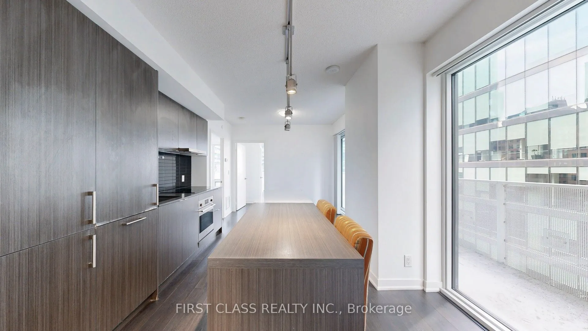 100 Harbour Street, #1210