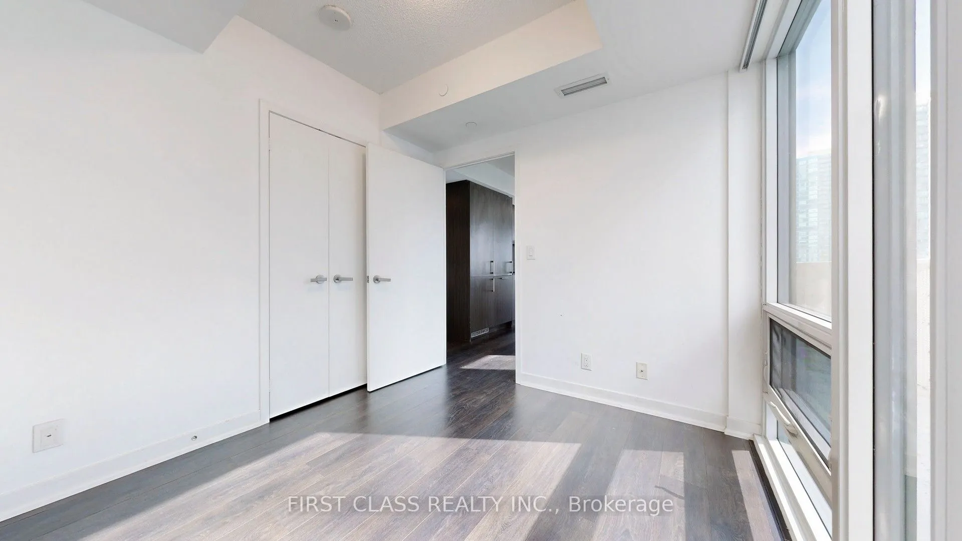 100 Harbour Street, #1210