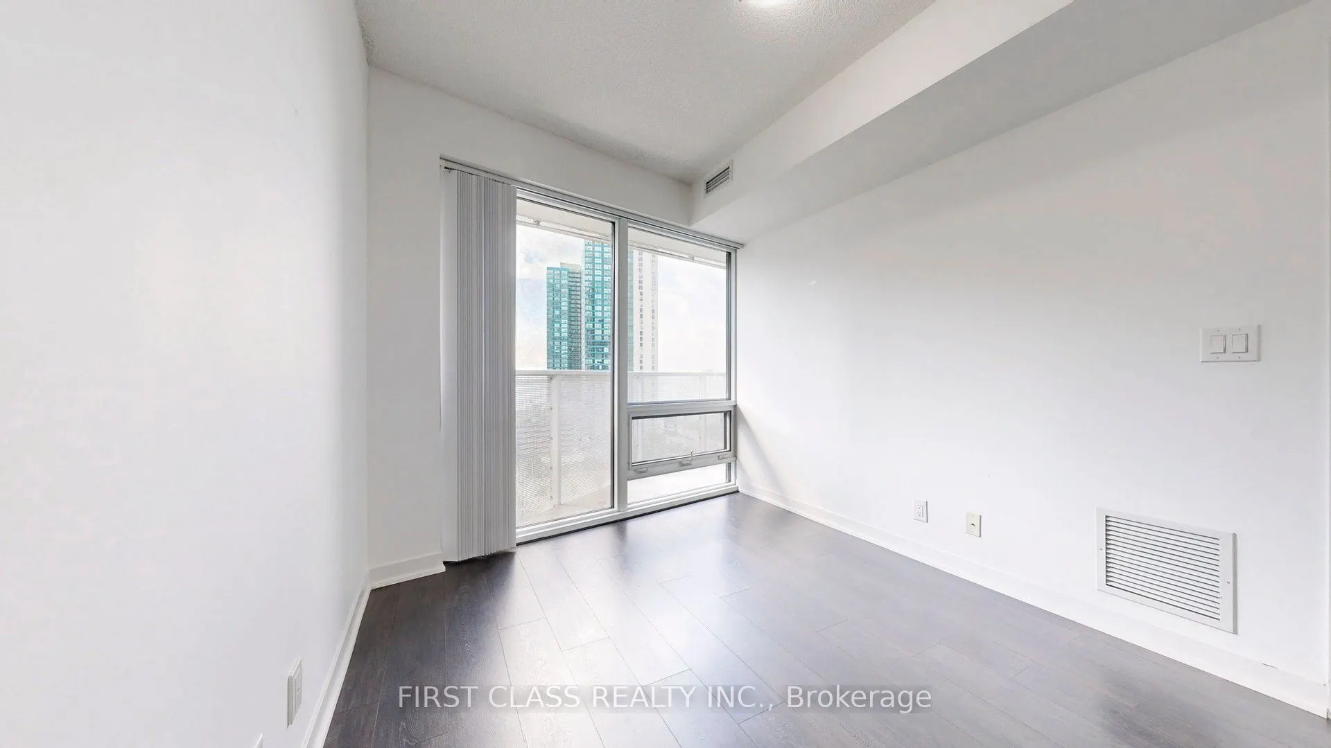 100 Harbour Street, #1210