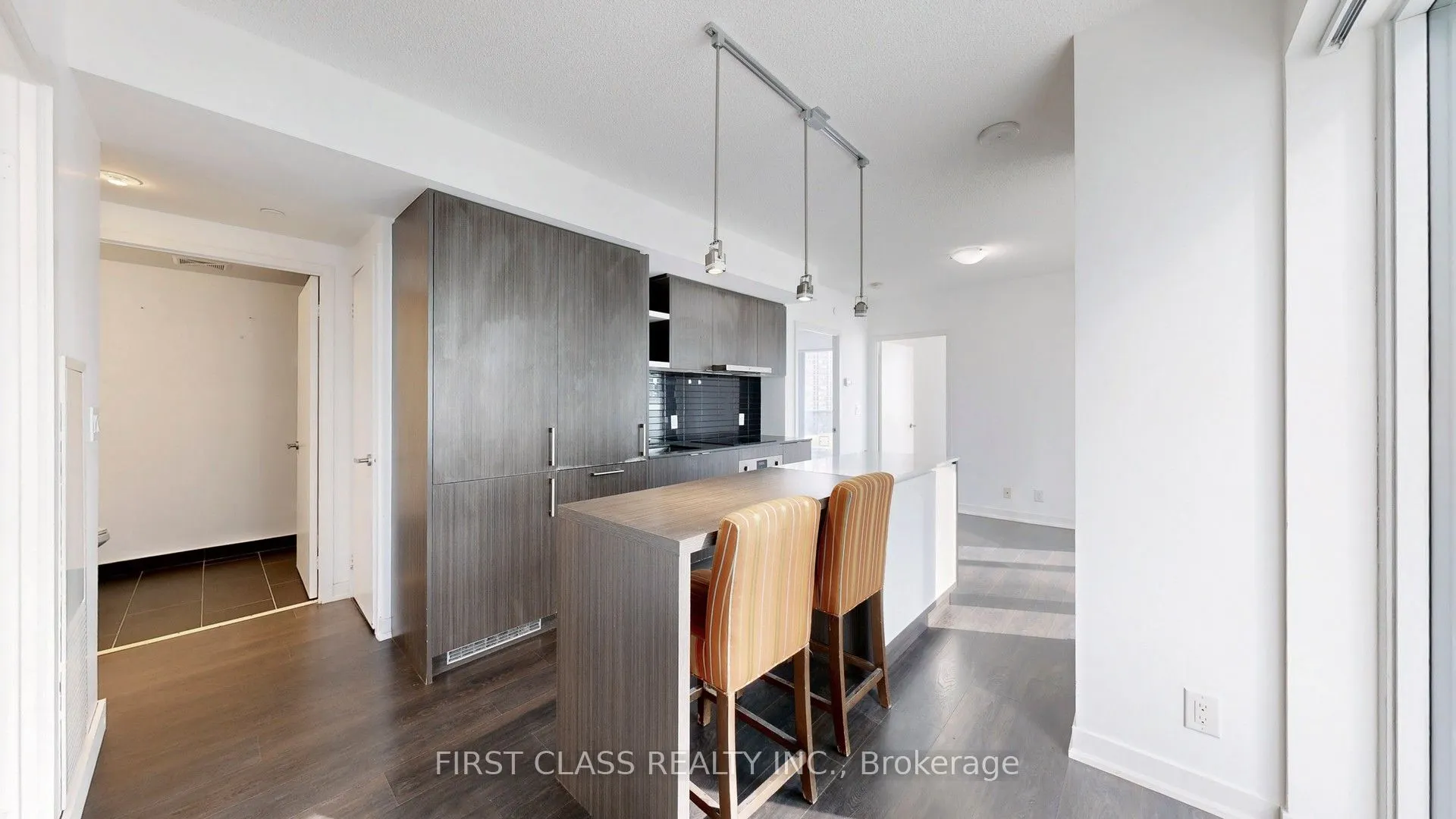 100 Harbour Street, #1210