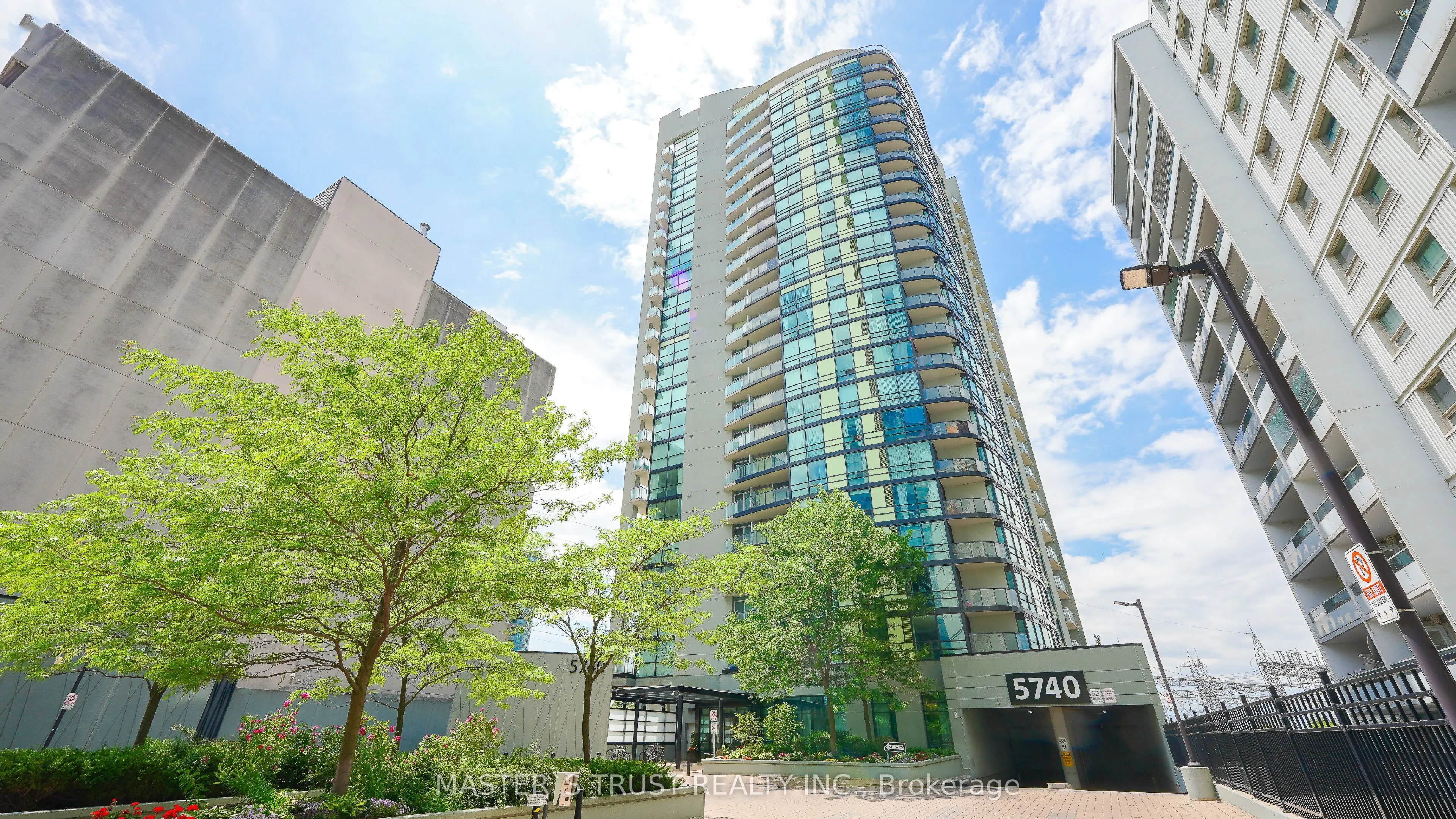 5740 Yonge Street, #501